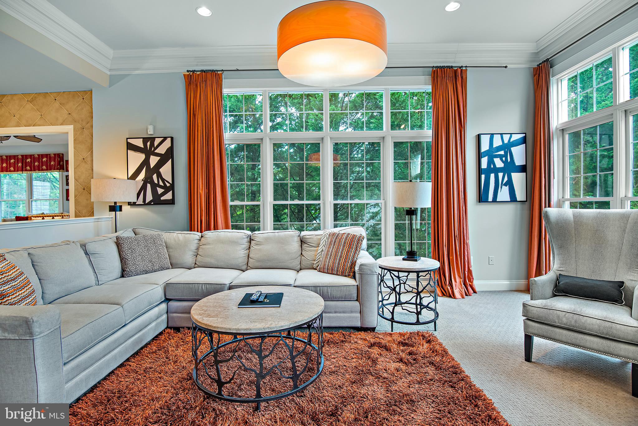 PALATINE OAKS - Residential