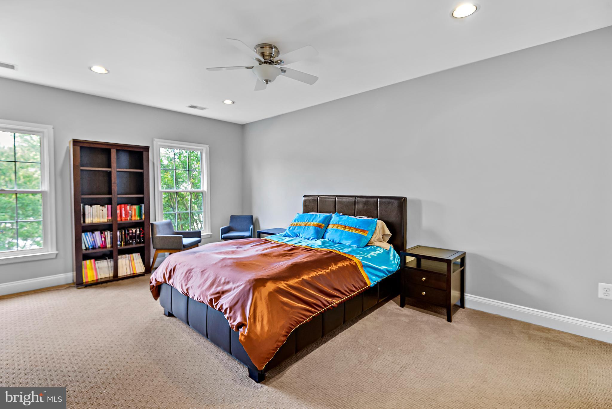 PALATINE OAKS - Residential