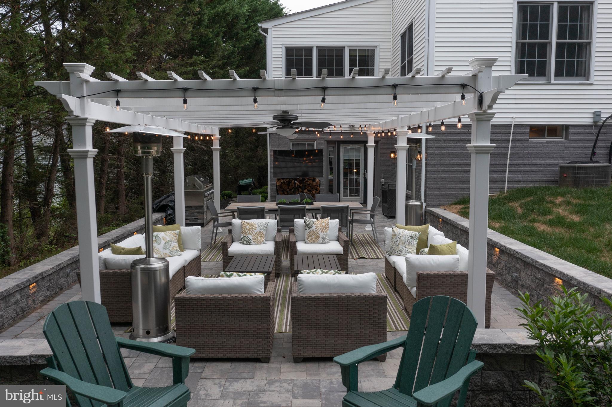 PALATINE OAKS - Residential