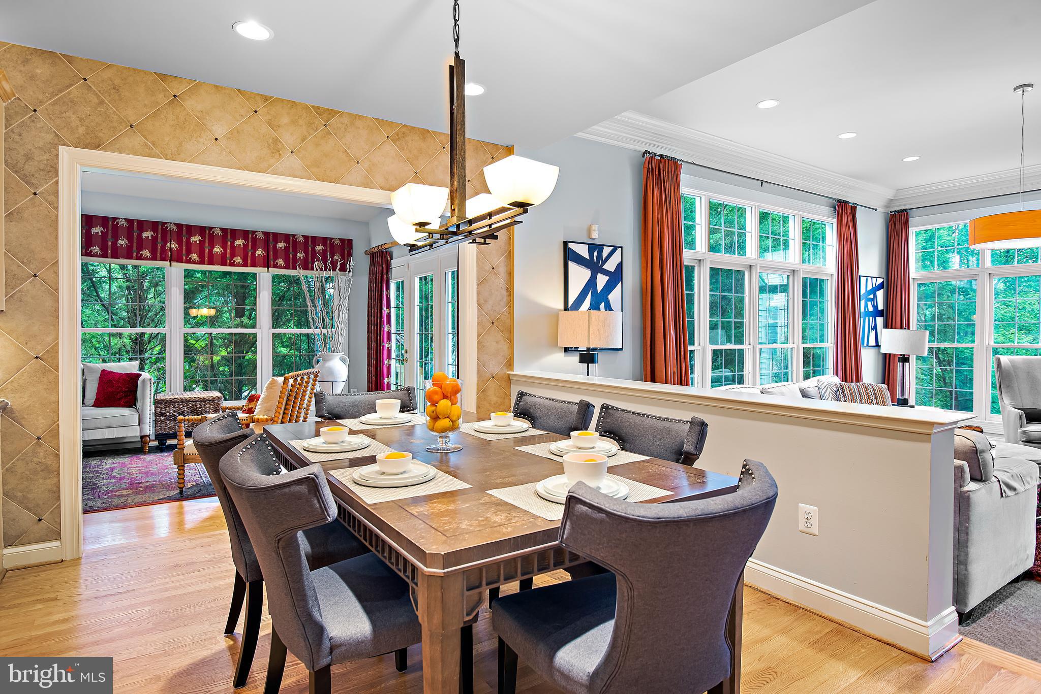 PALATINE OAKS - Residential