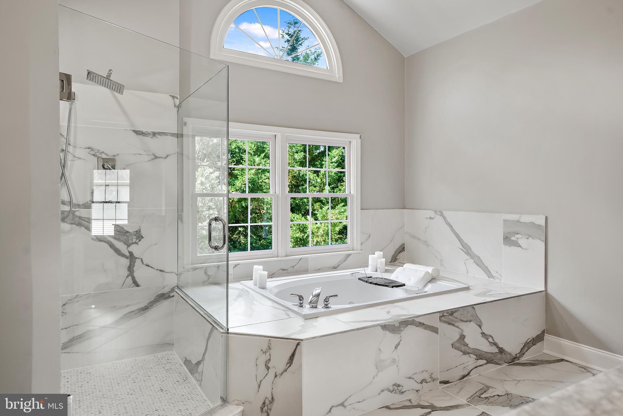 PALATINE OAKS - Residential