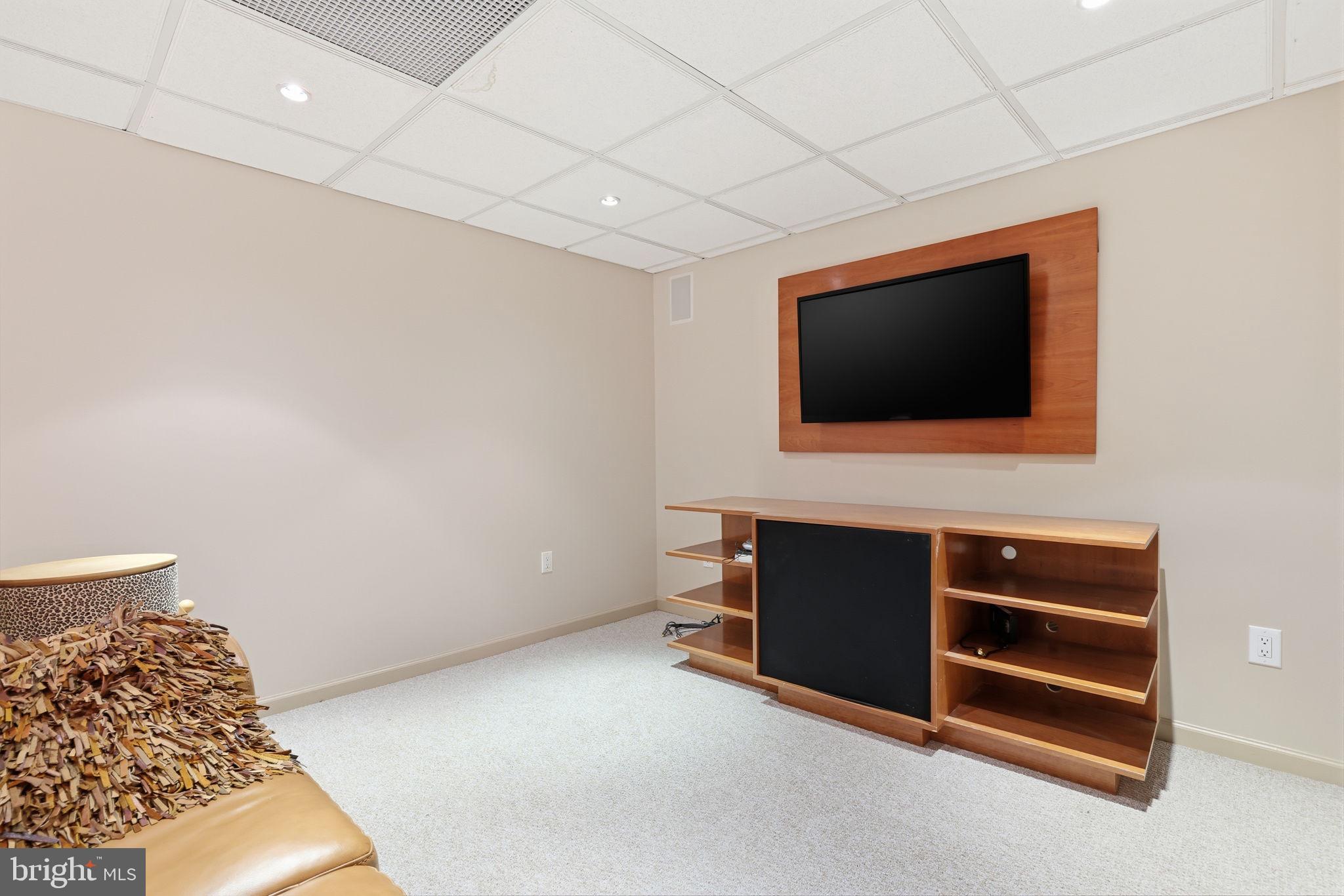 NORTHAMPTON ESTS - Residential