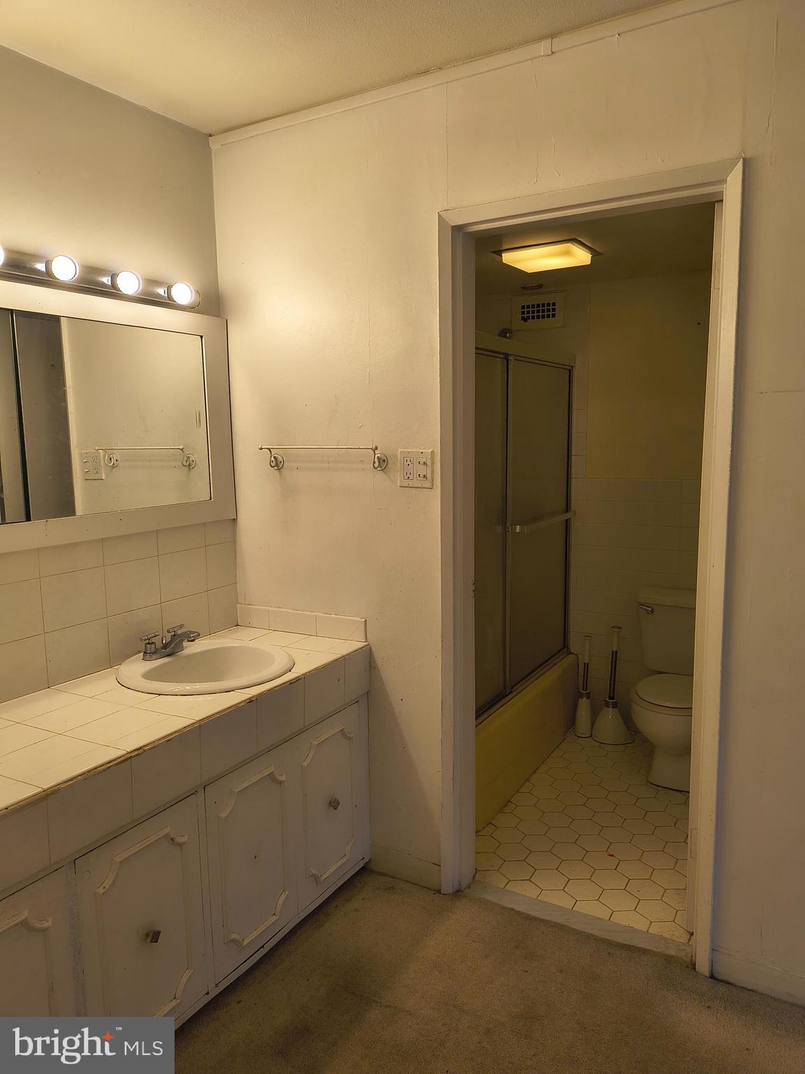 PHILADELPHIA - Residential