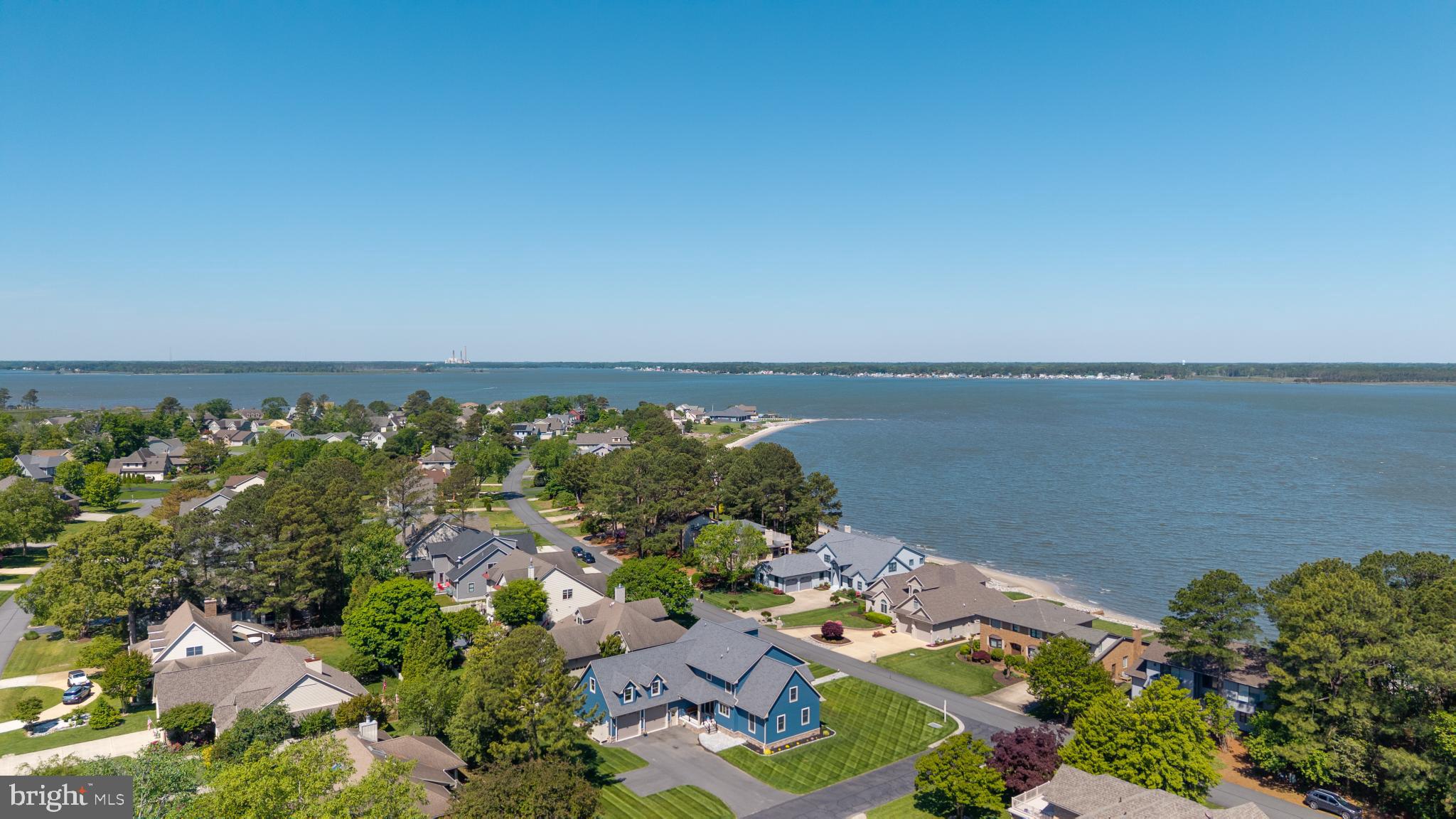 BAY COLONY - Residential