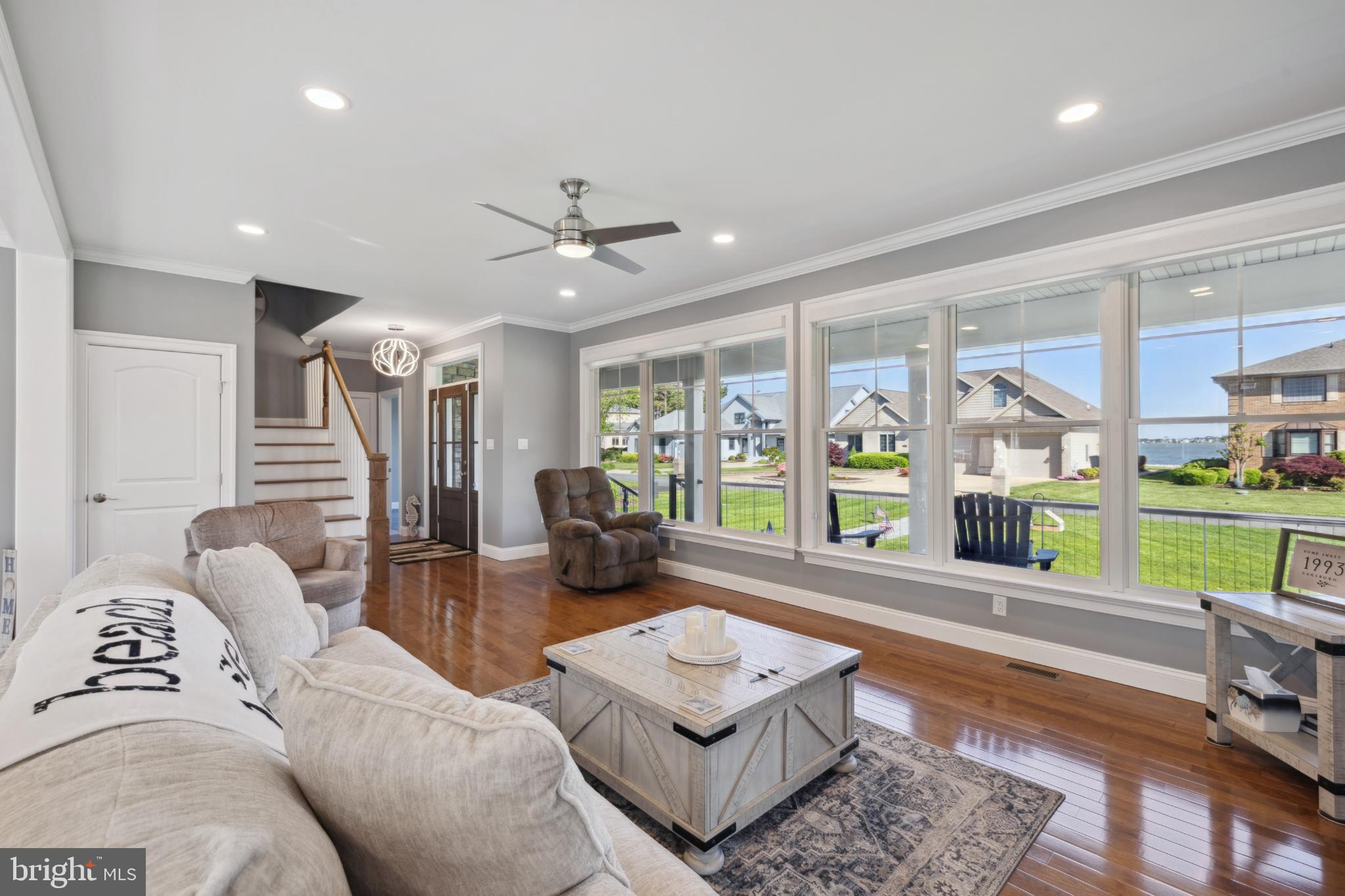 BAY COLONY - Residential