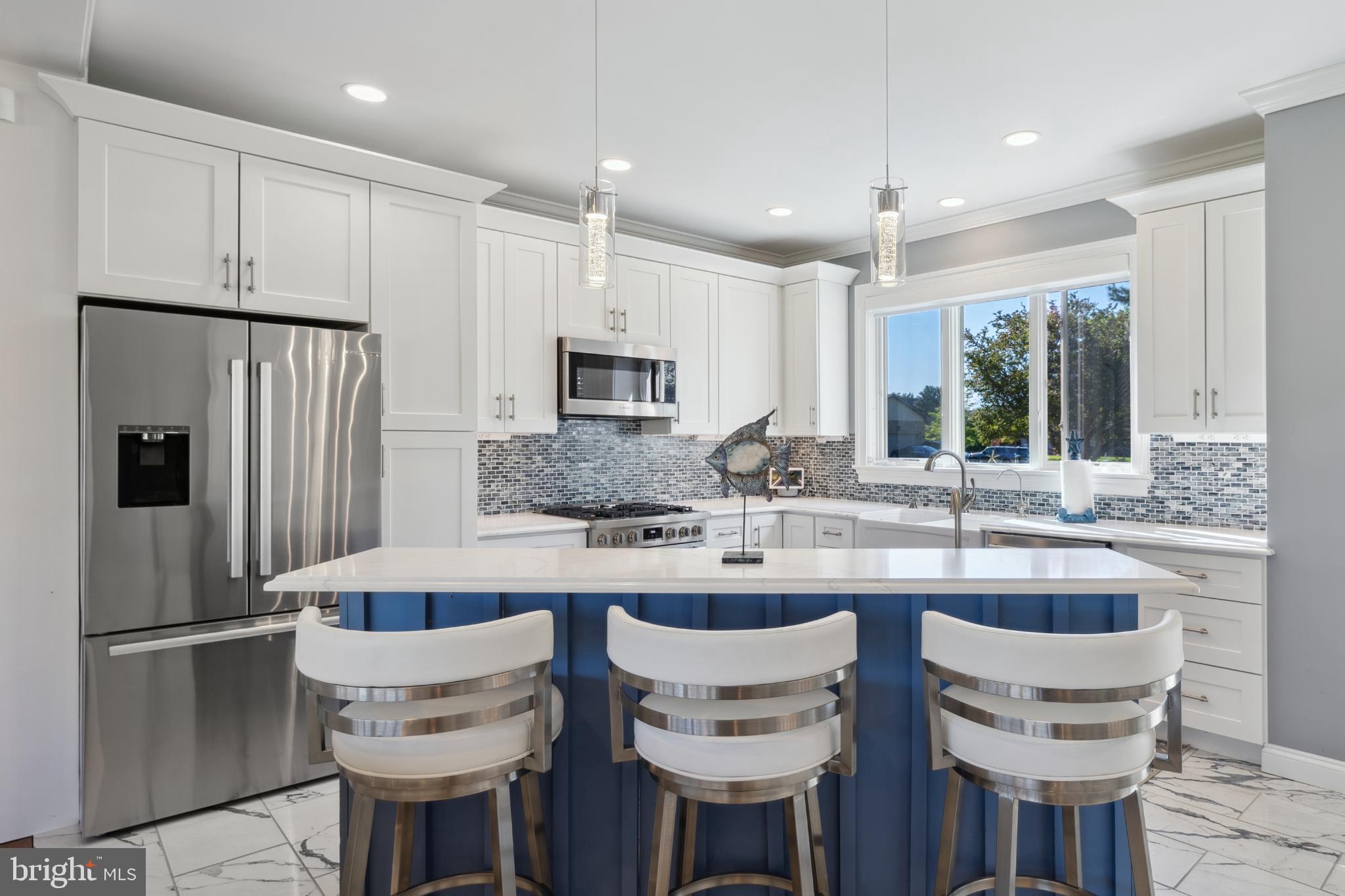 BAY COLONY - Residential
