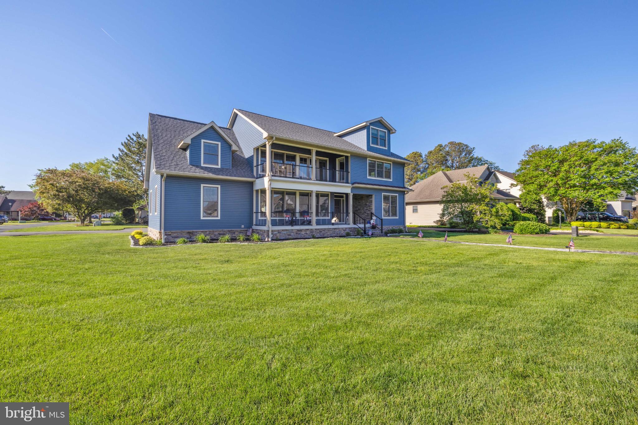 BAY COLONY - Residential