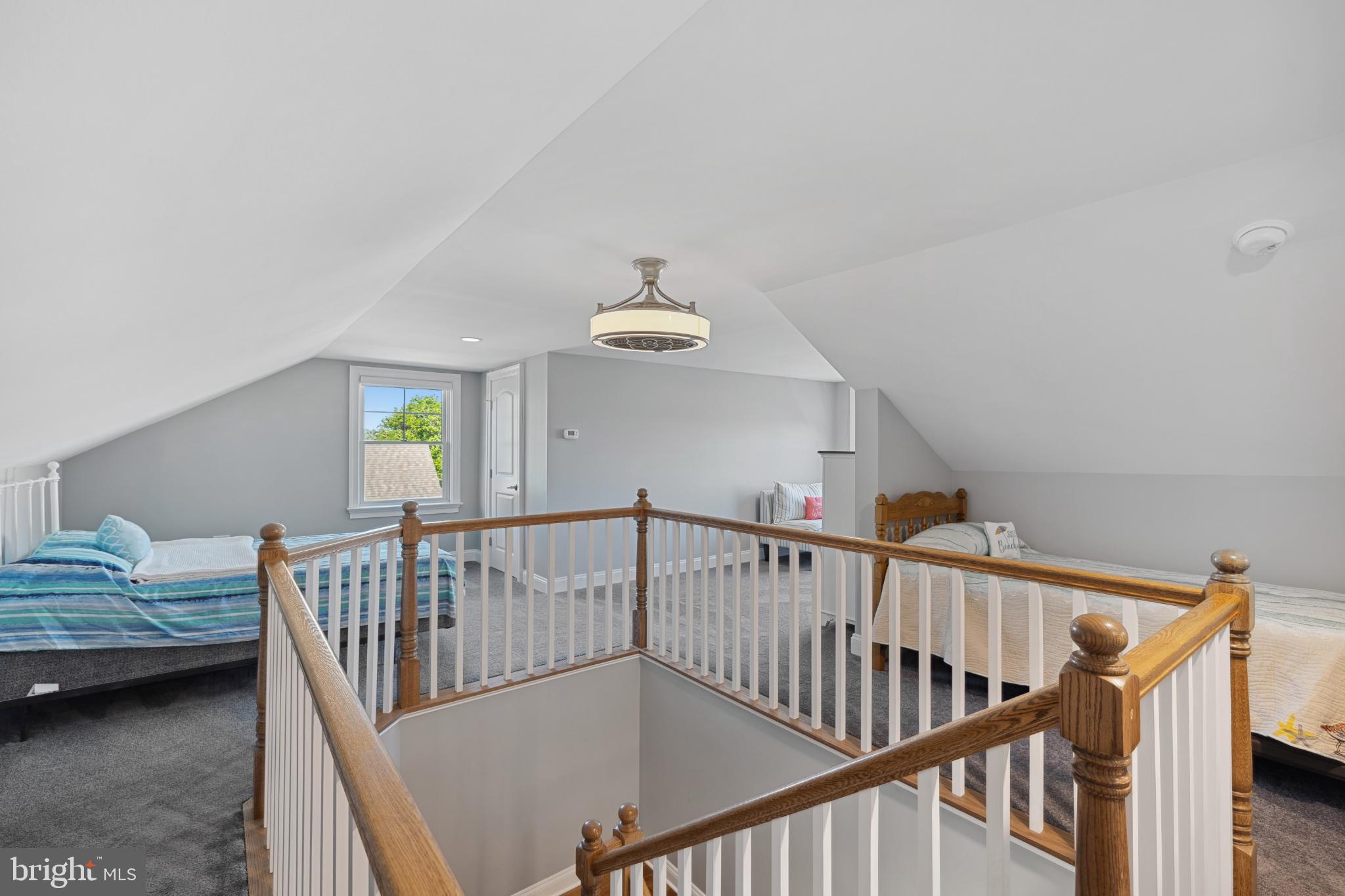 BAY COLONY - Residential