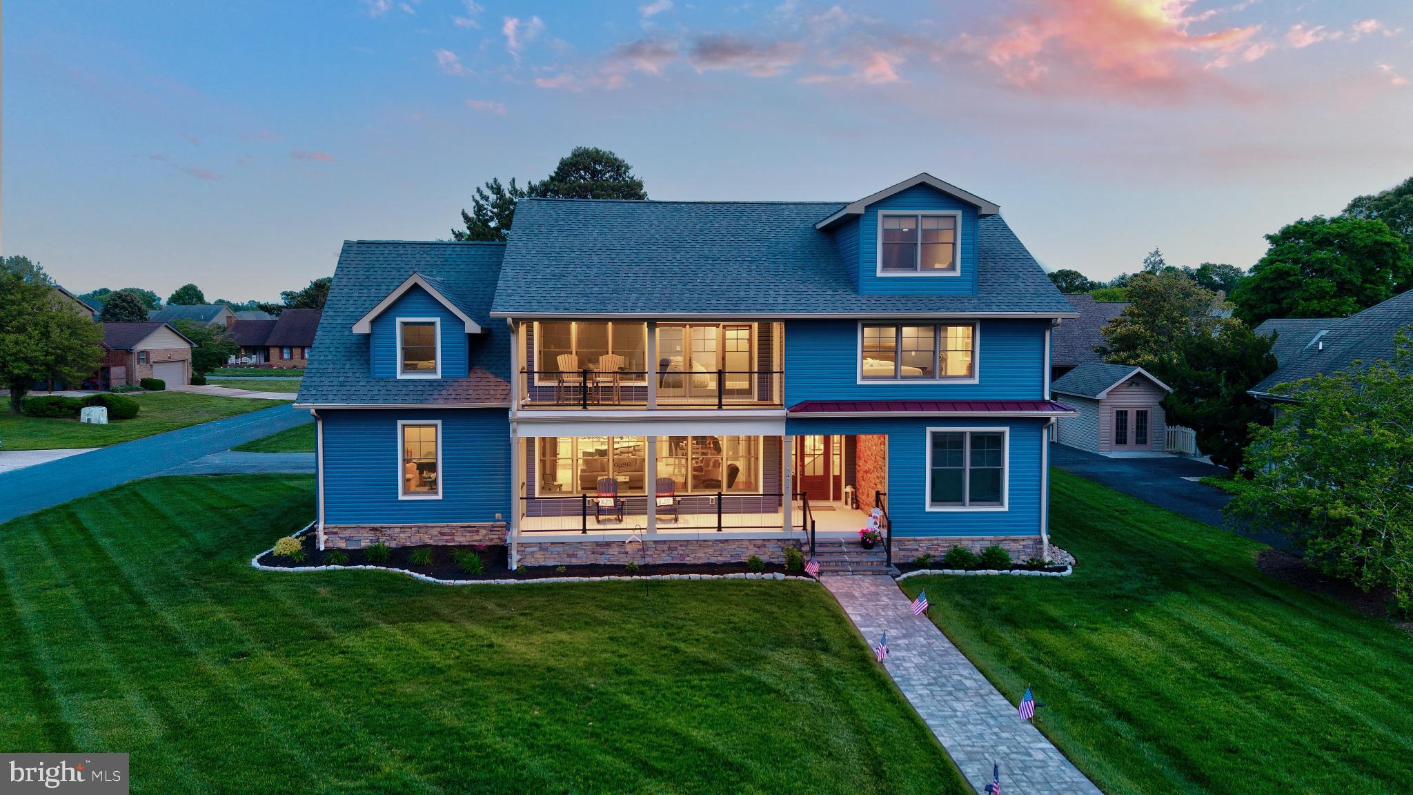 BAY COLONY - Residential