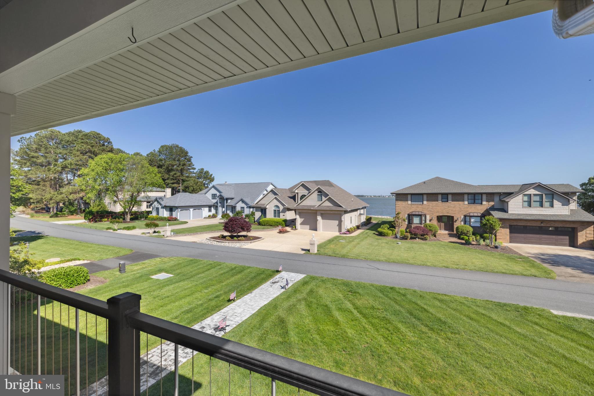 BAY COLONY - Residential