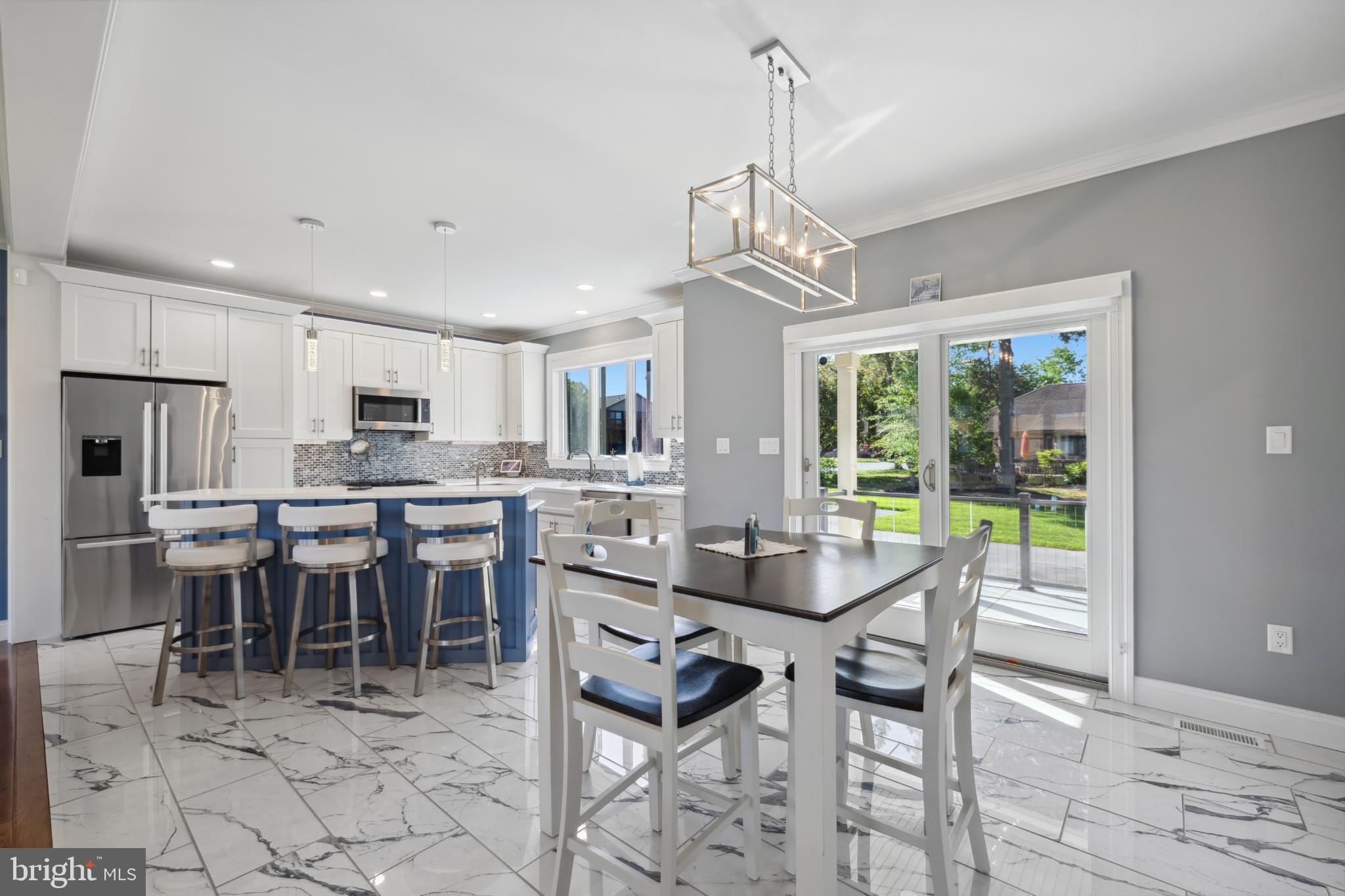BAY COLONY - Residential