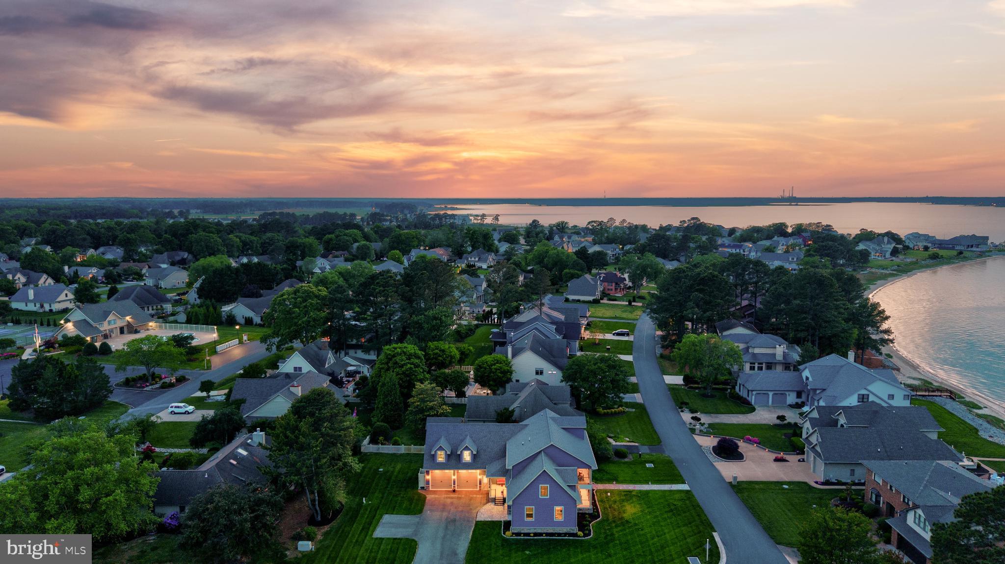 BAY COLONY - Residential