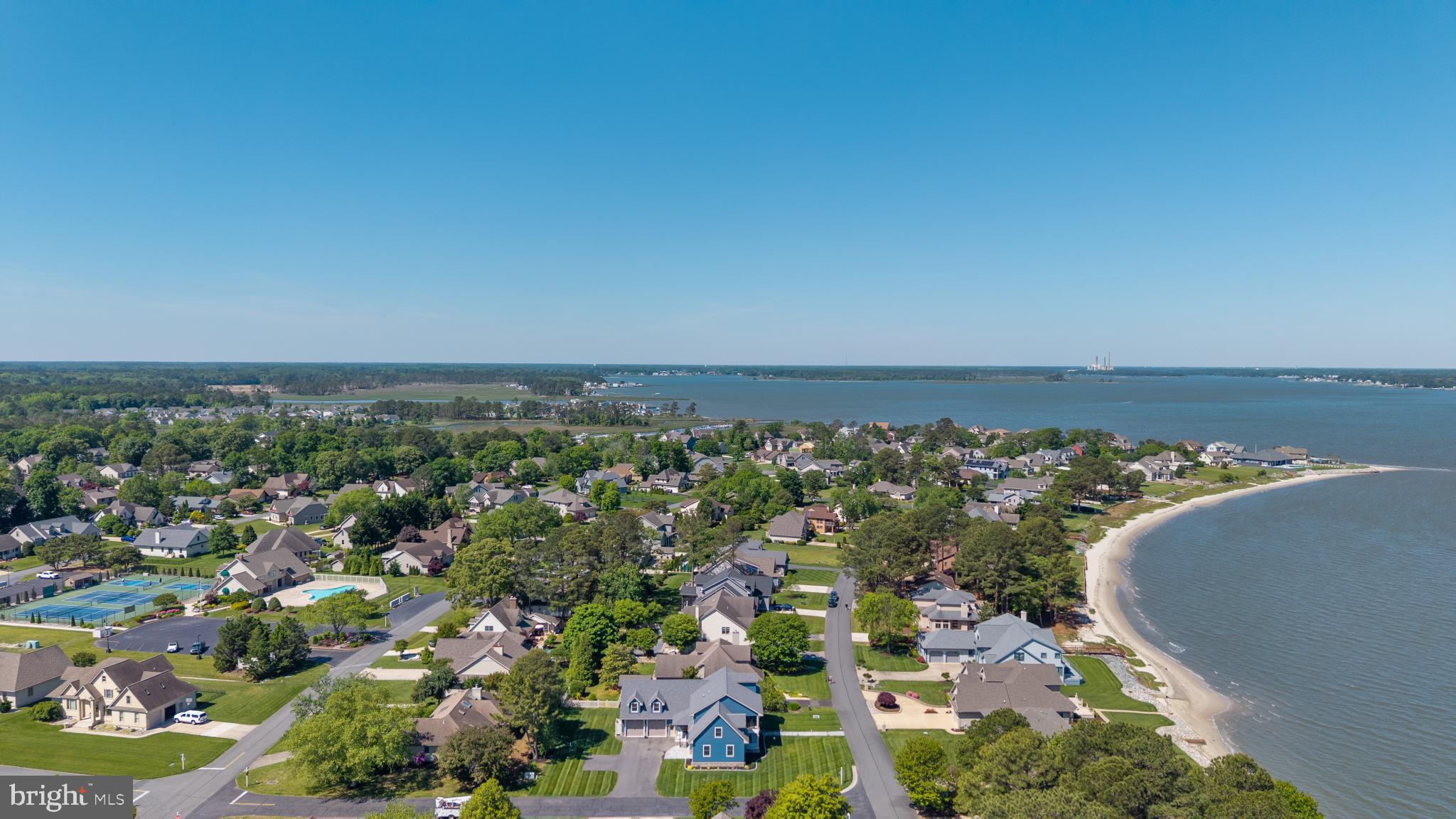BAY COLONY - Residential