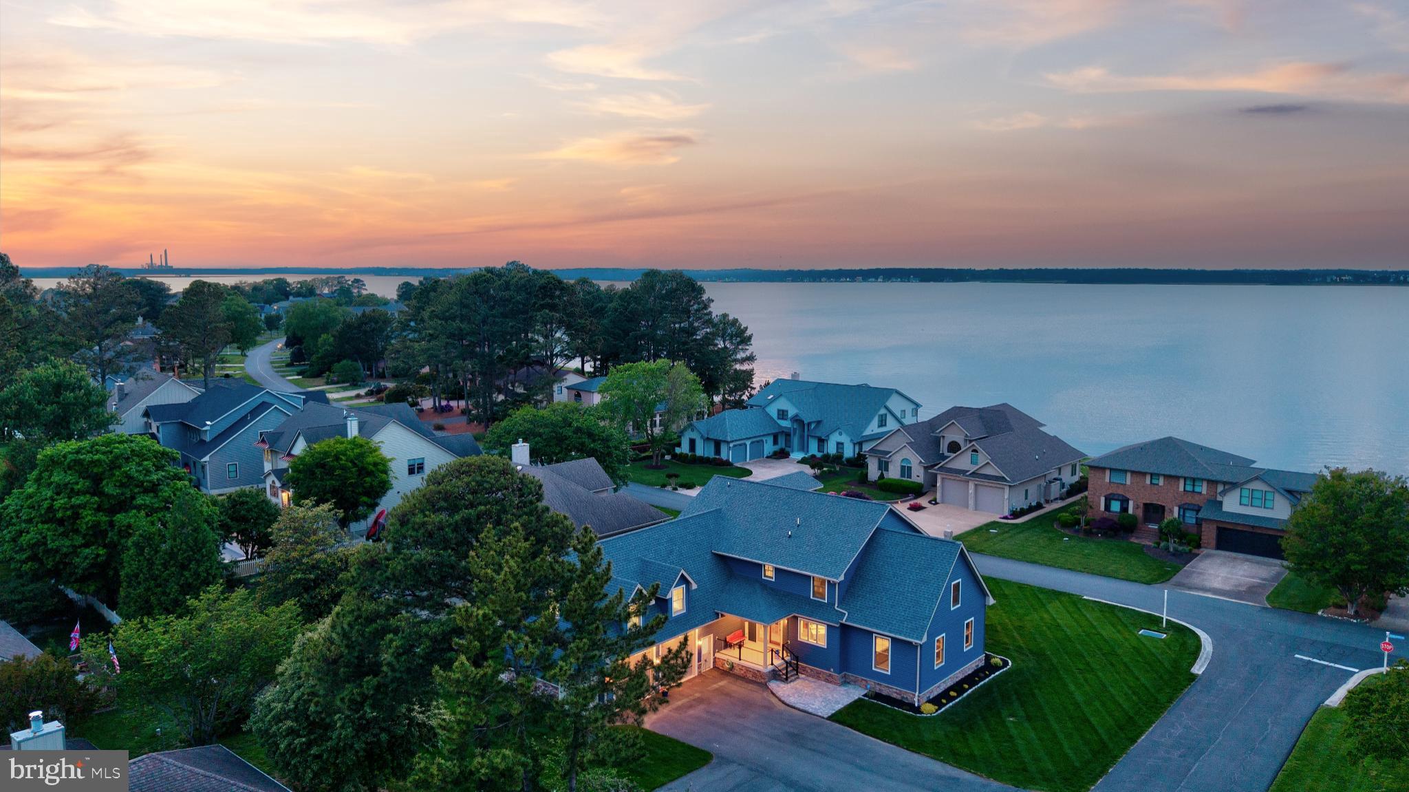BAY COLONY - Residential