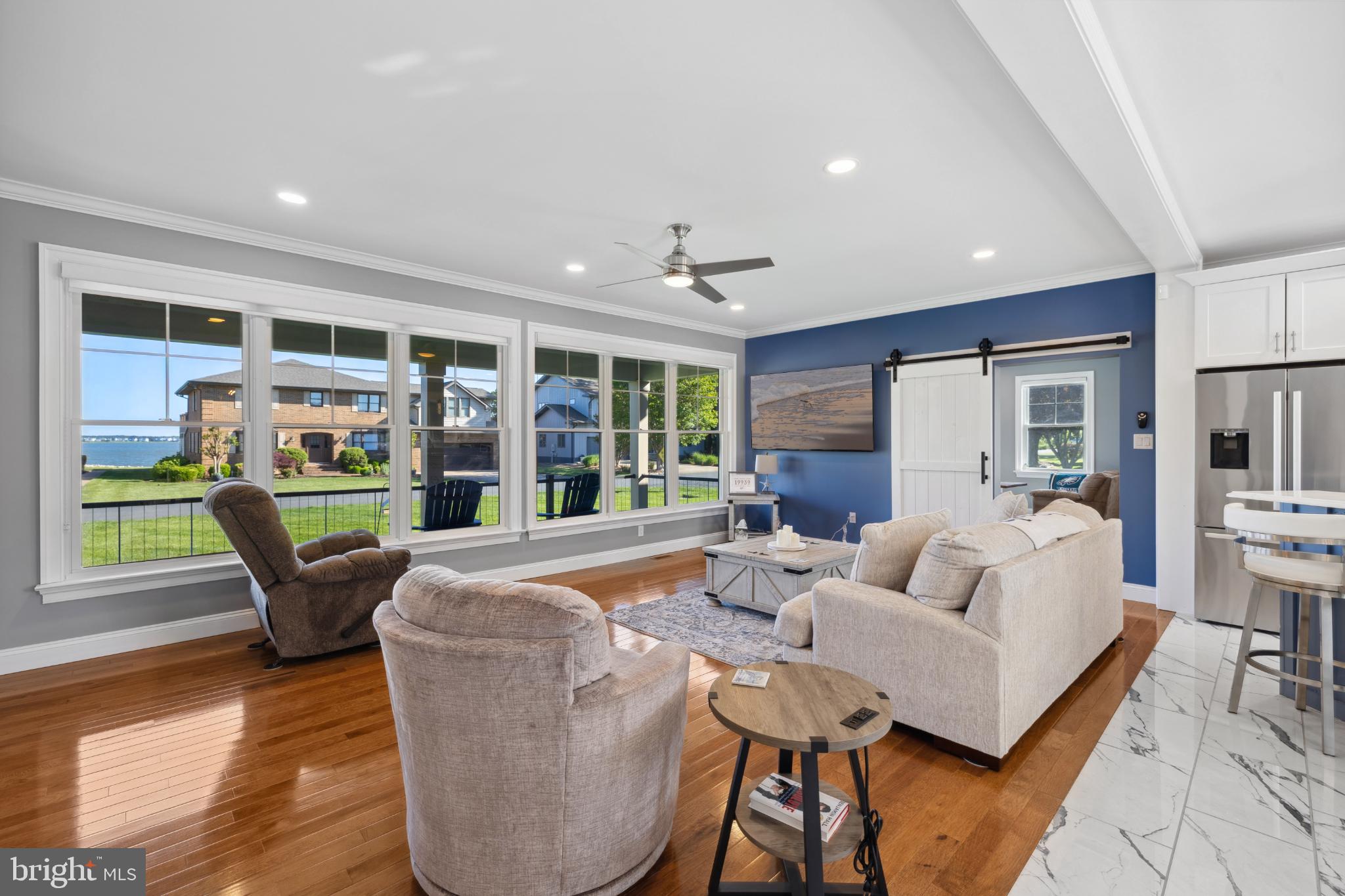 BAY COLONY - Residential