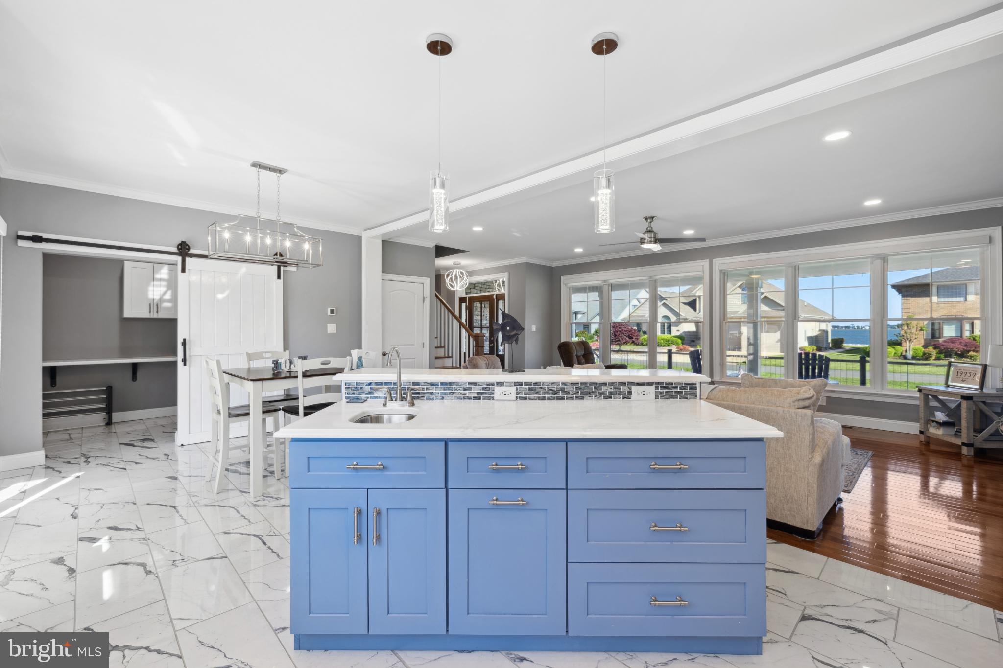 BAY COLONY - Residential