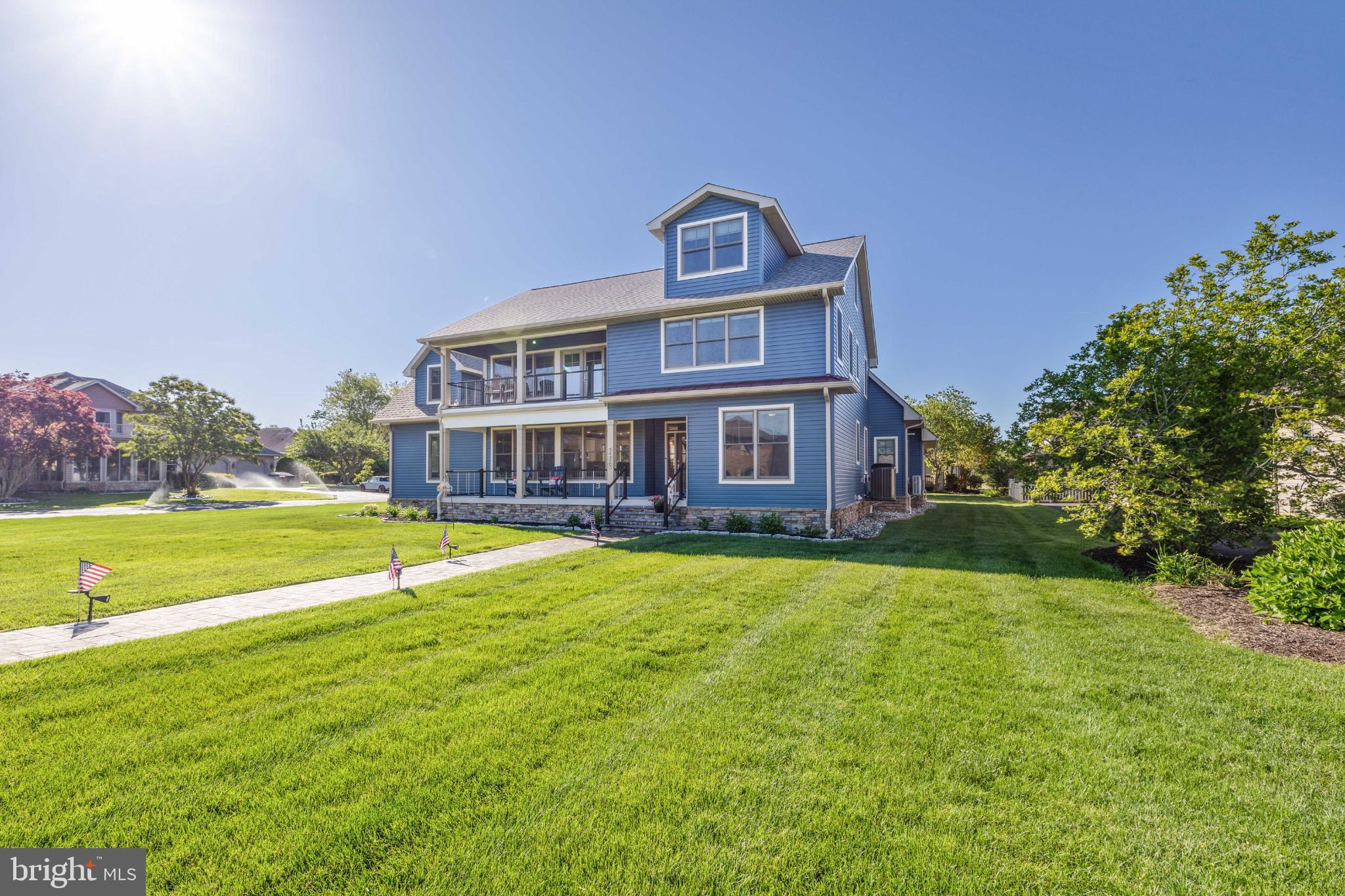 BAY COLONY - Residential