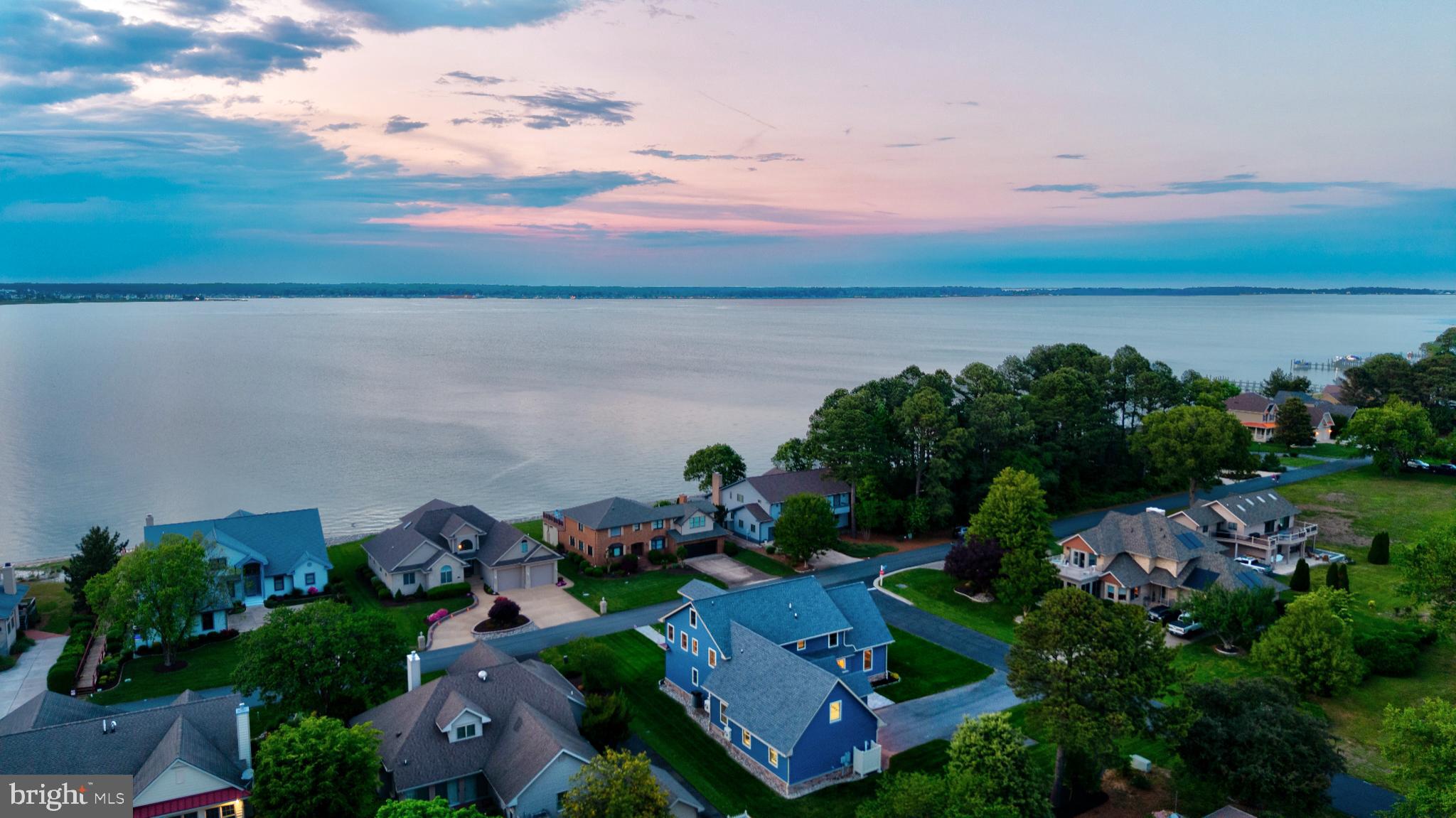 BAY COLONY - Residential