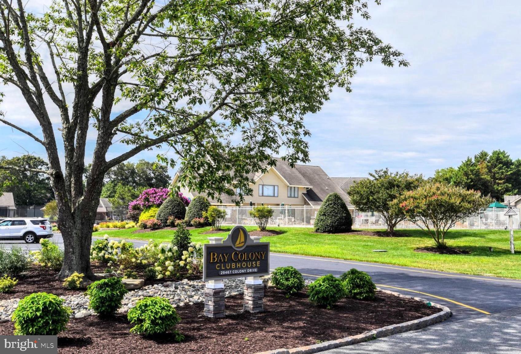 BAY COLONY - Residential