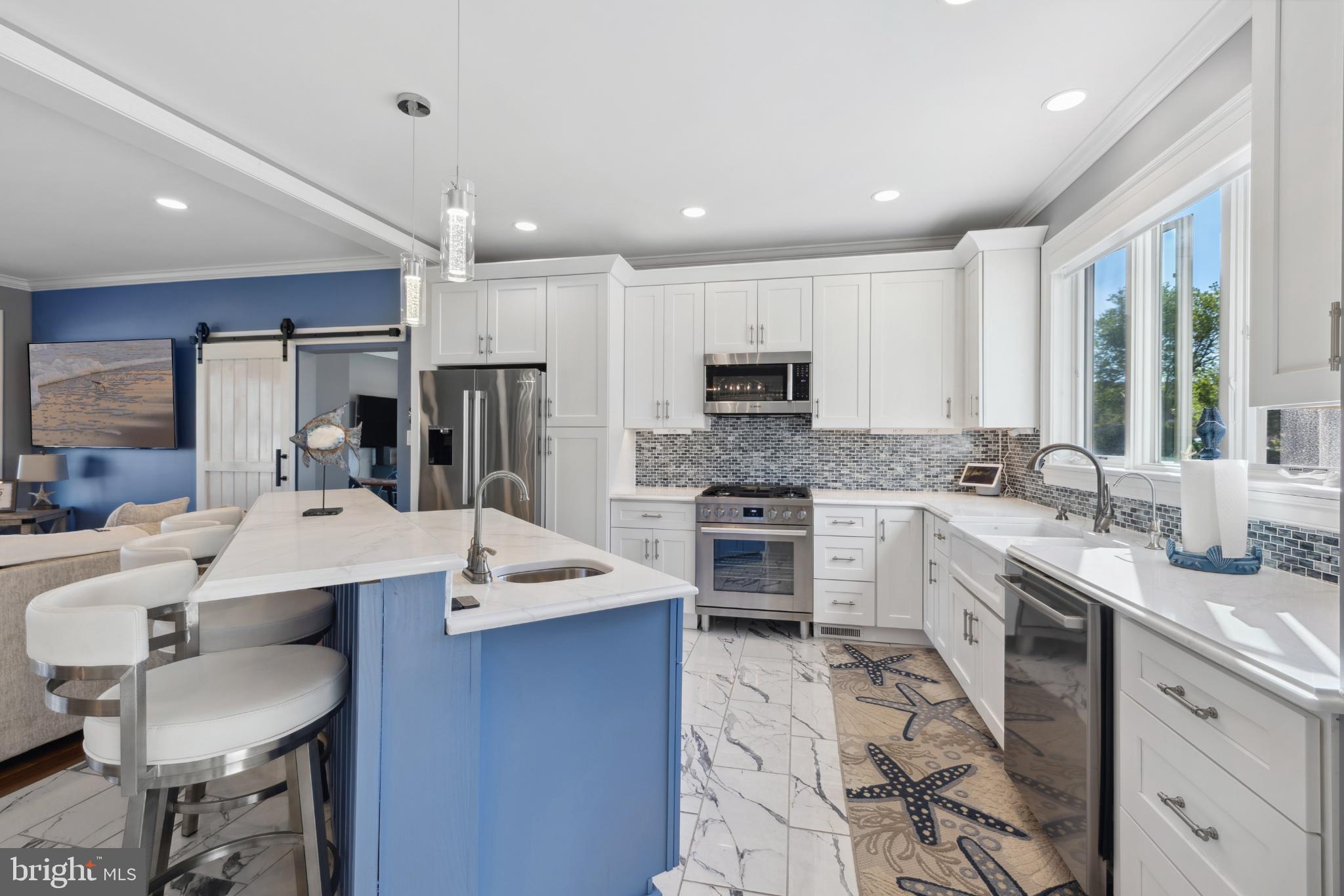 BAY COLONY - Residential