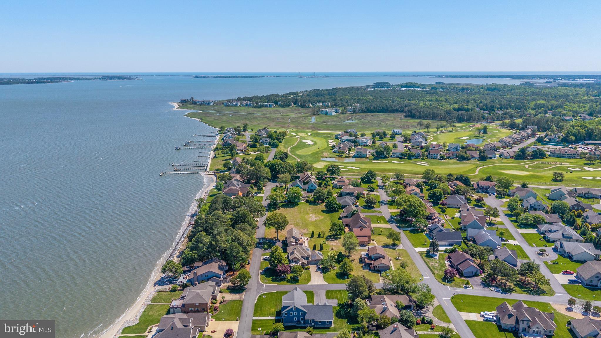 BAY COLONY - Residential