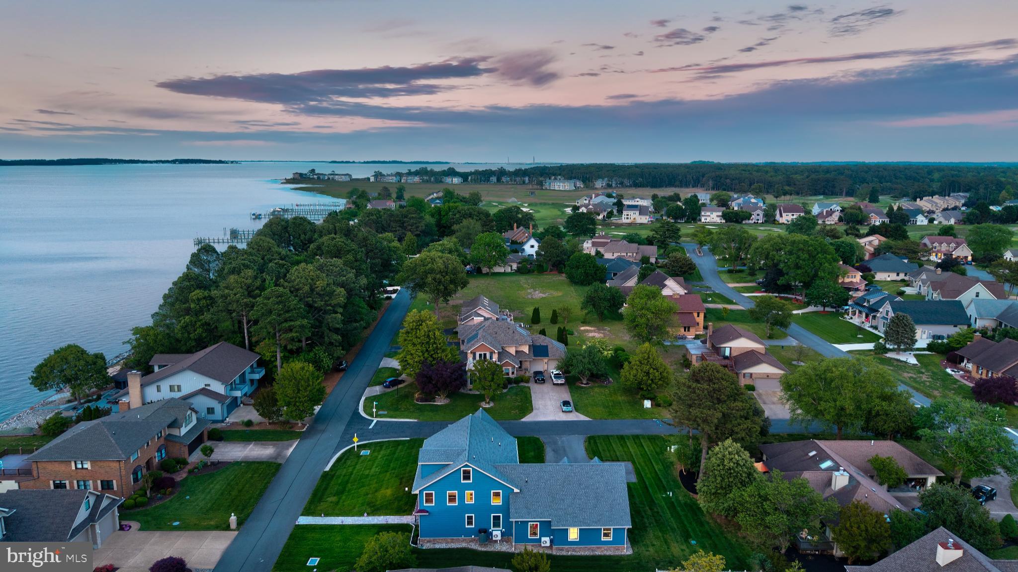 BAY COLONY - Residential