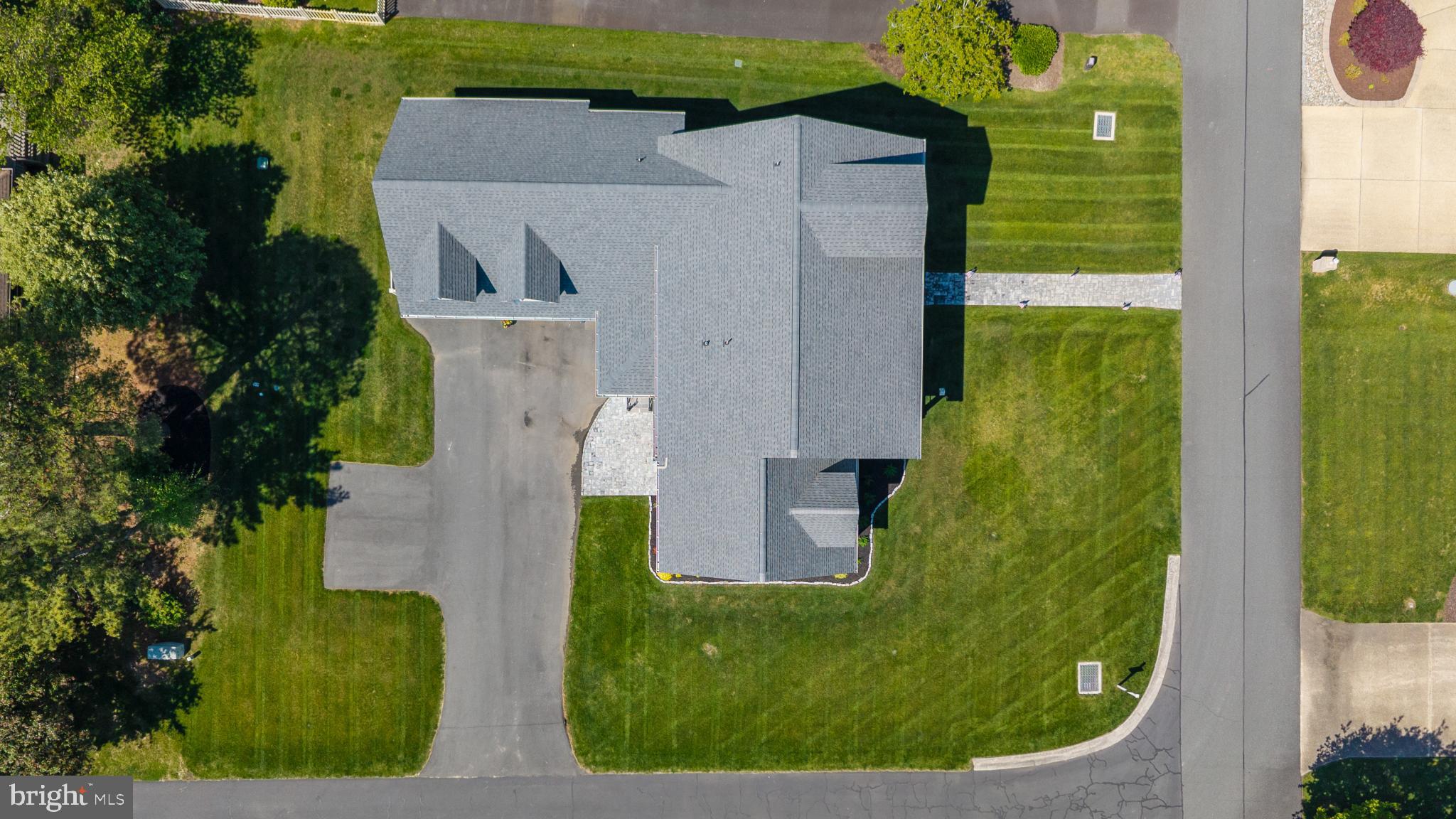 BAY COLONY - Residential