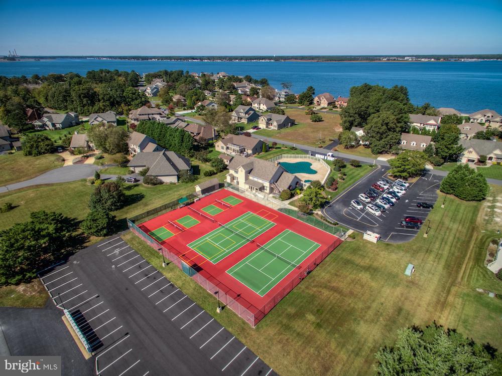 BAY COLONY - Residential