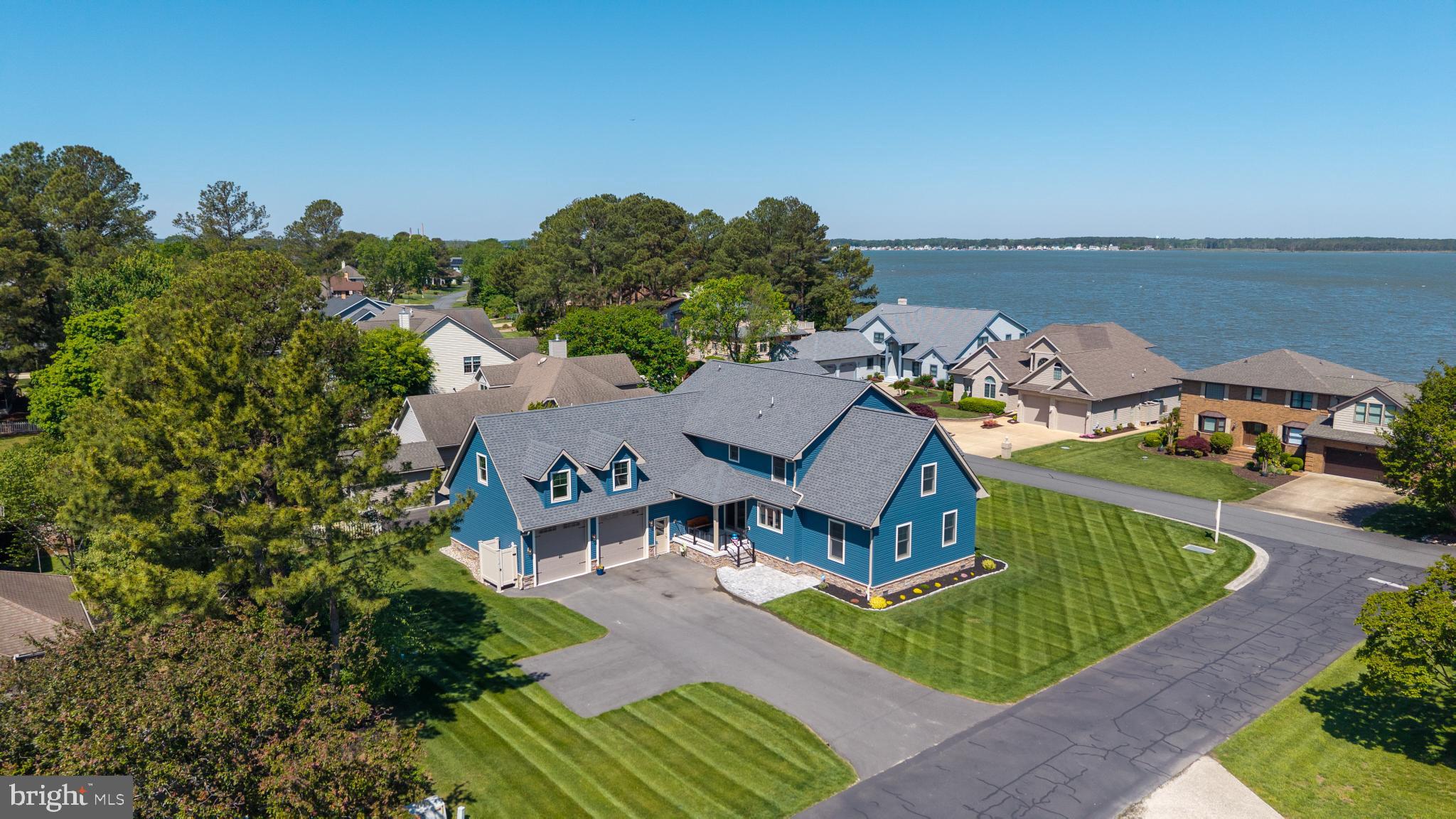 BAY COLONY - Residential