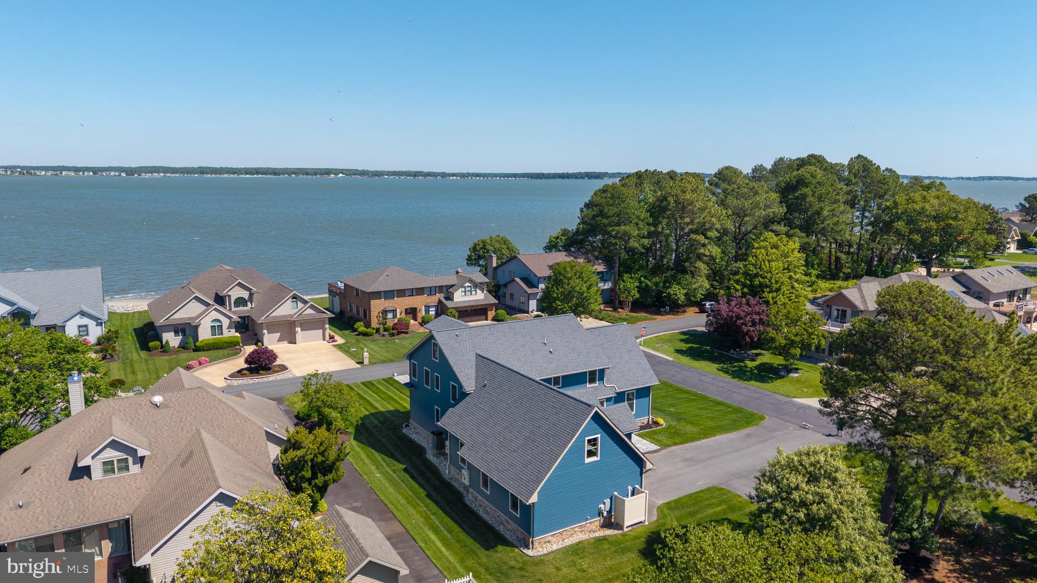 BAY COLONY - Residential