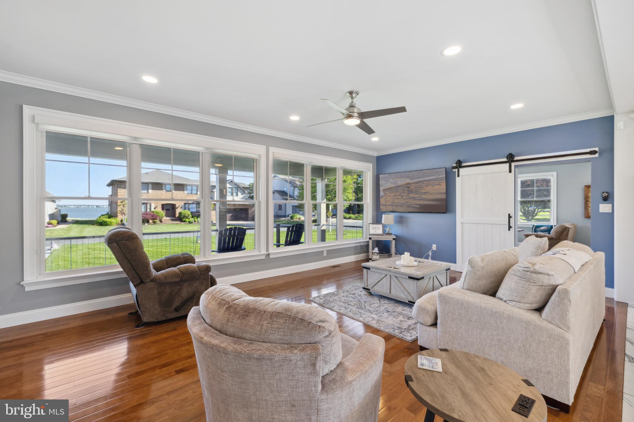 BAY COLONY - Residential