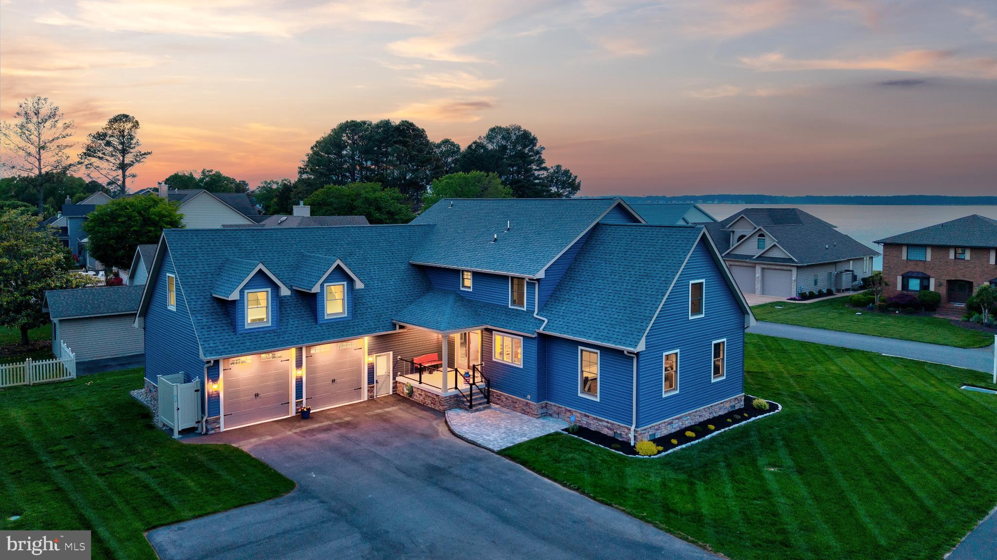 BAY COLONY - Residential