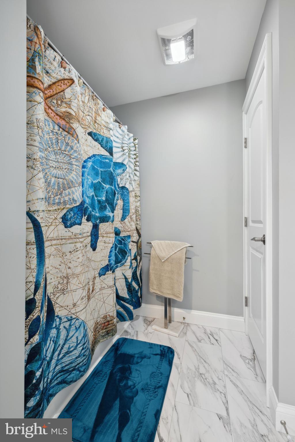 BAY COLONY - Residential