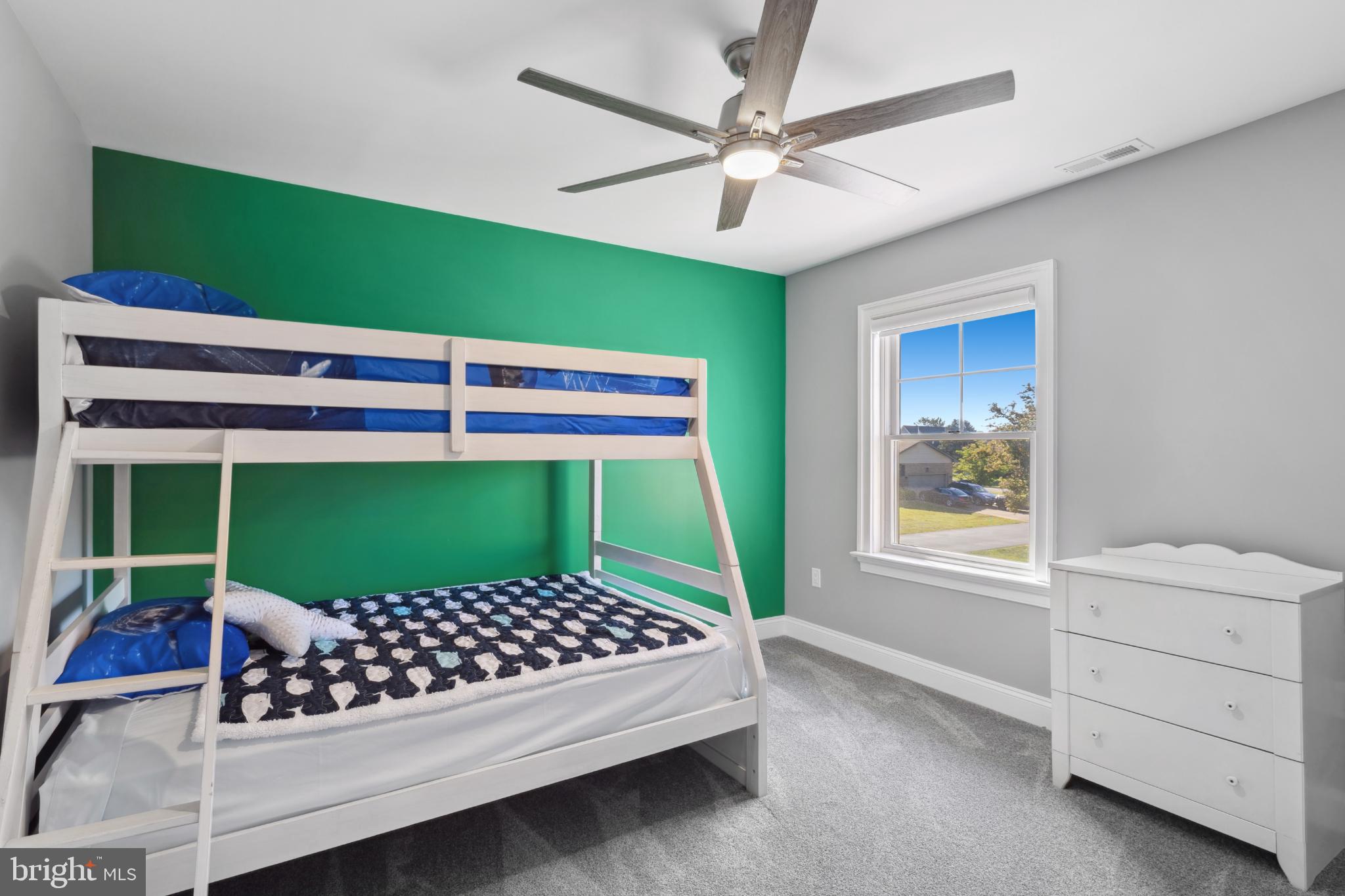 BAY COLONY - Residential