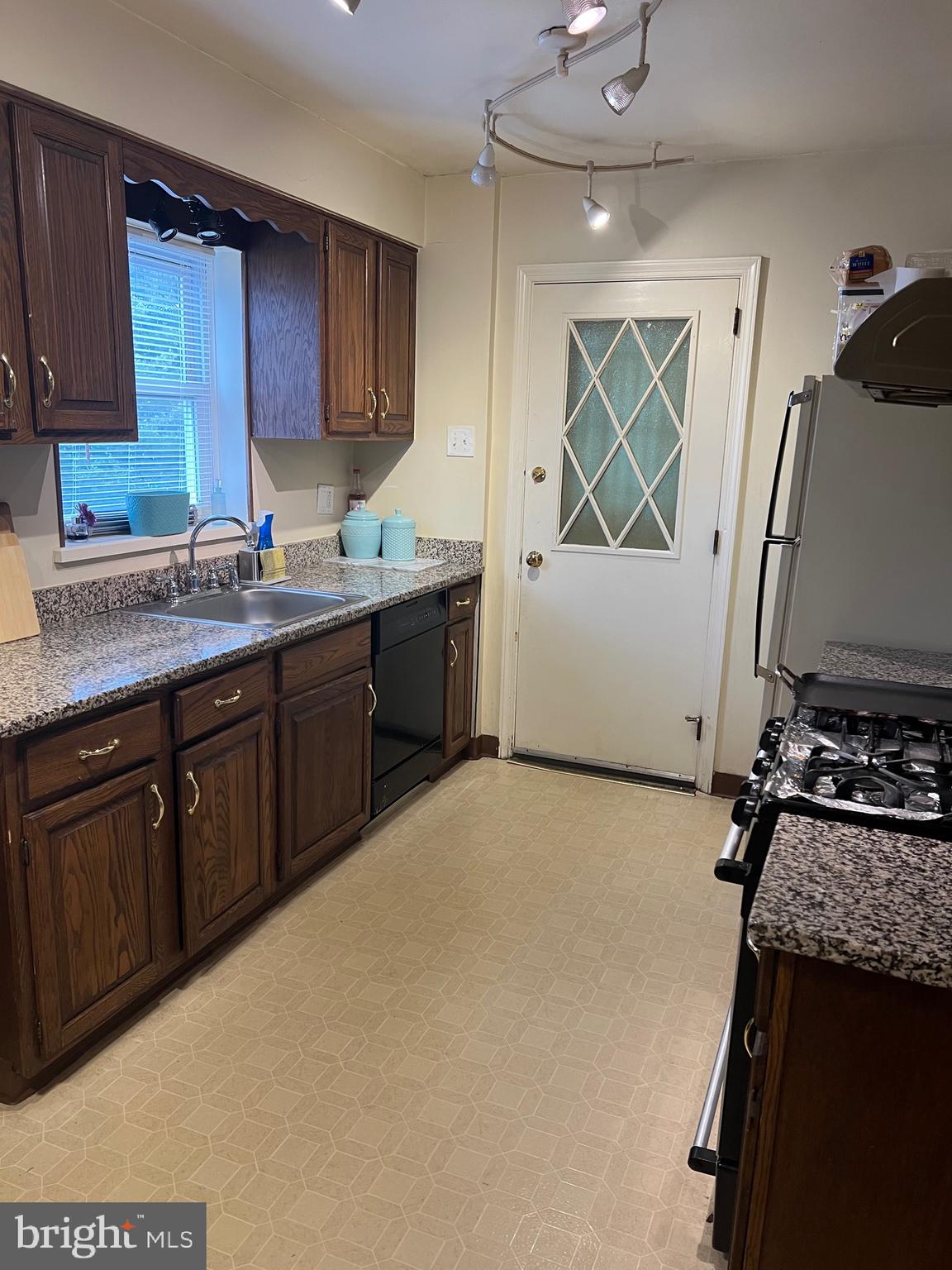 PHILADELPHIA (NORTHEAST) - Residential