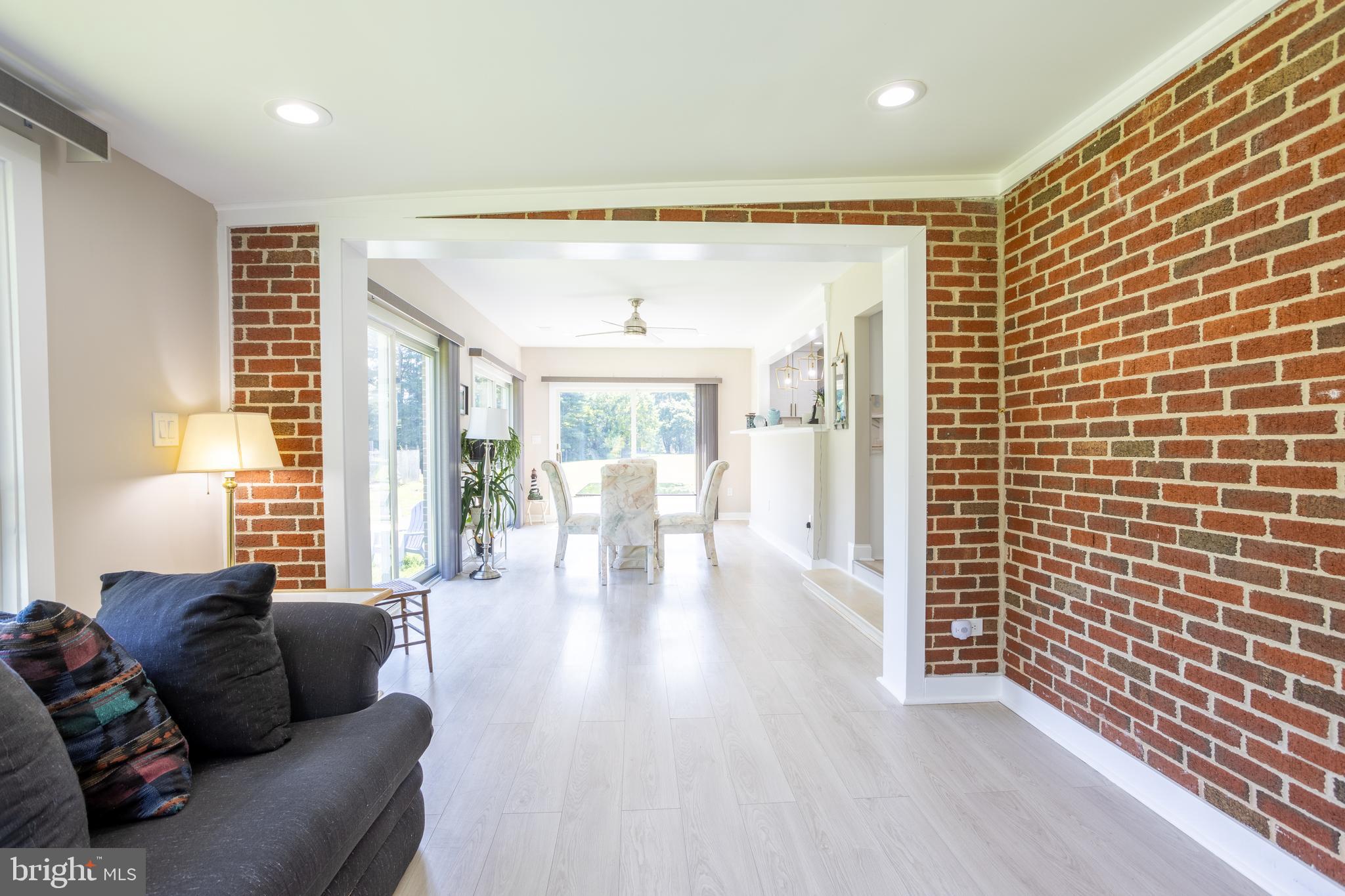LONG GREEN MANOR - Residential