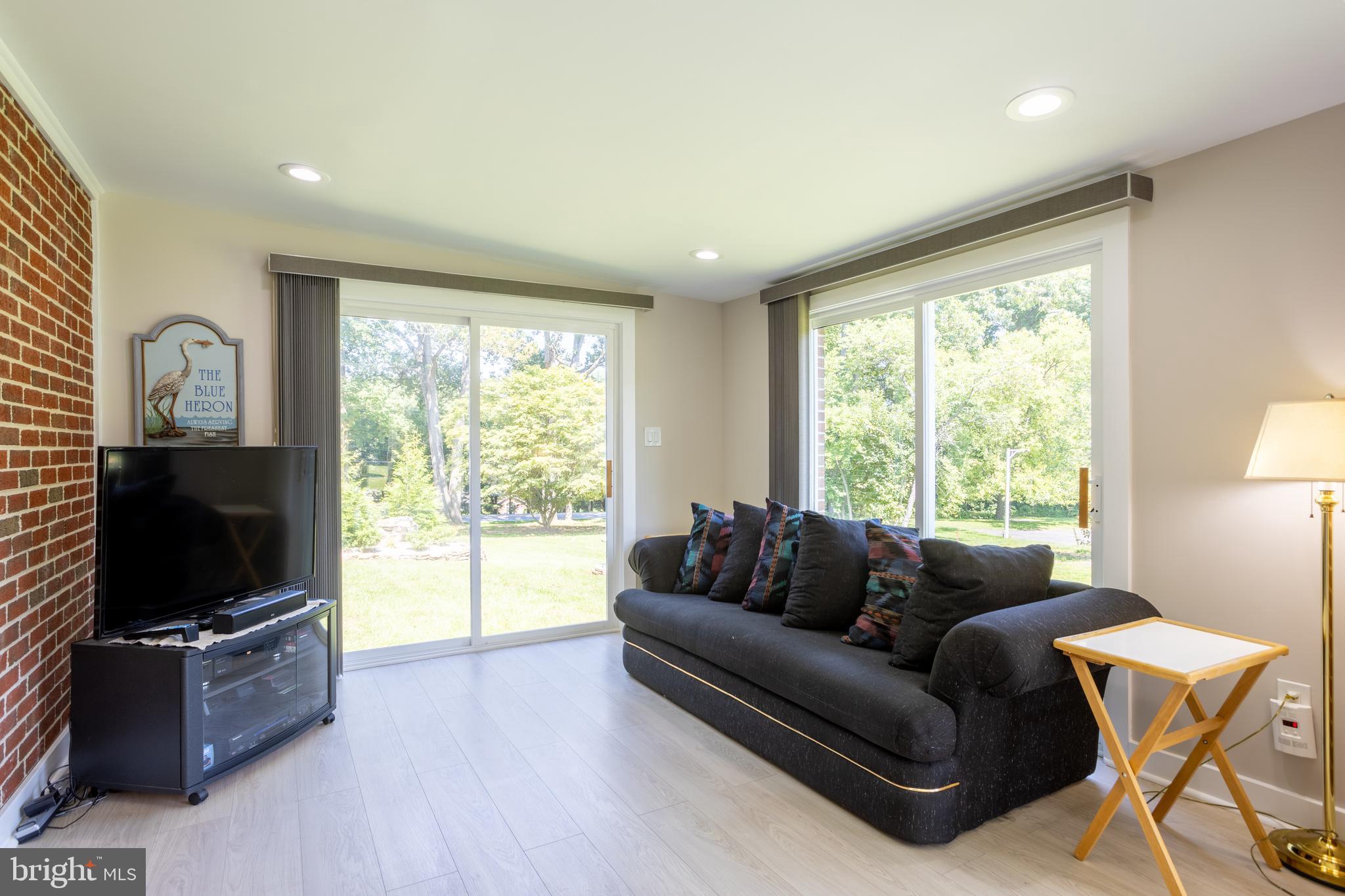 LONG GREEN MANOR - Residential