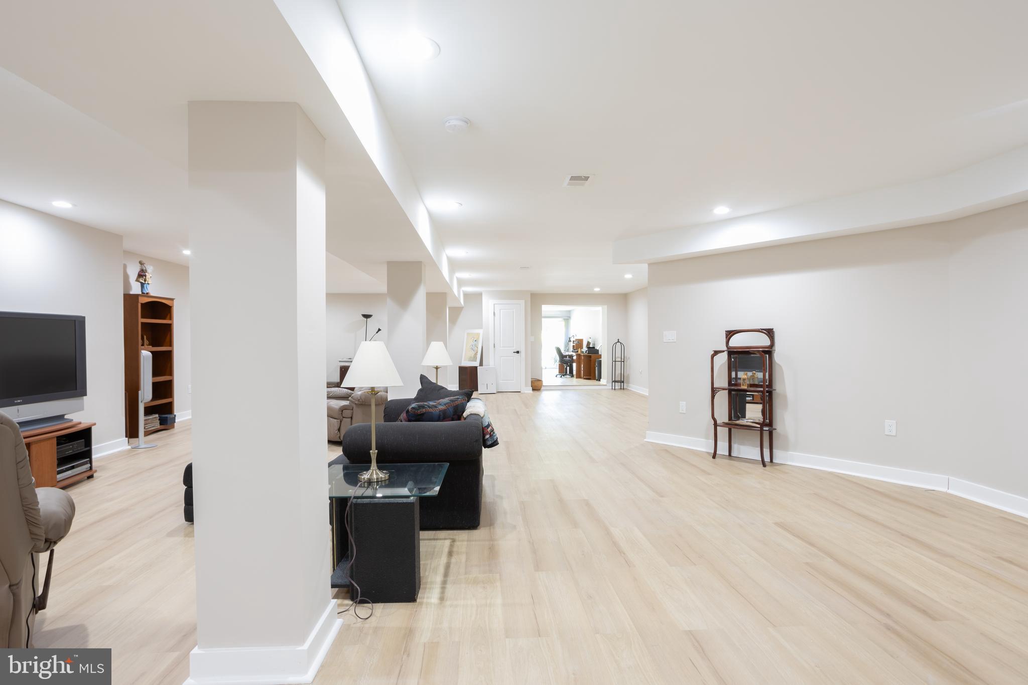 LONG GREEN MANOR - Residential