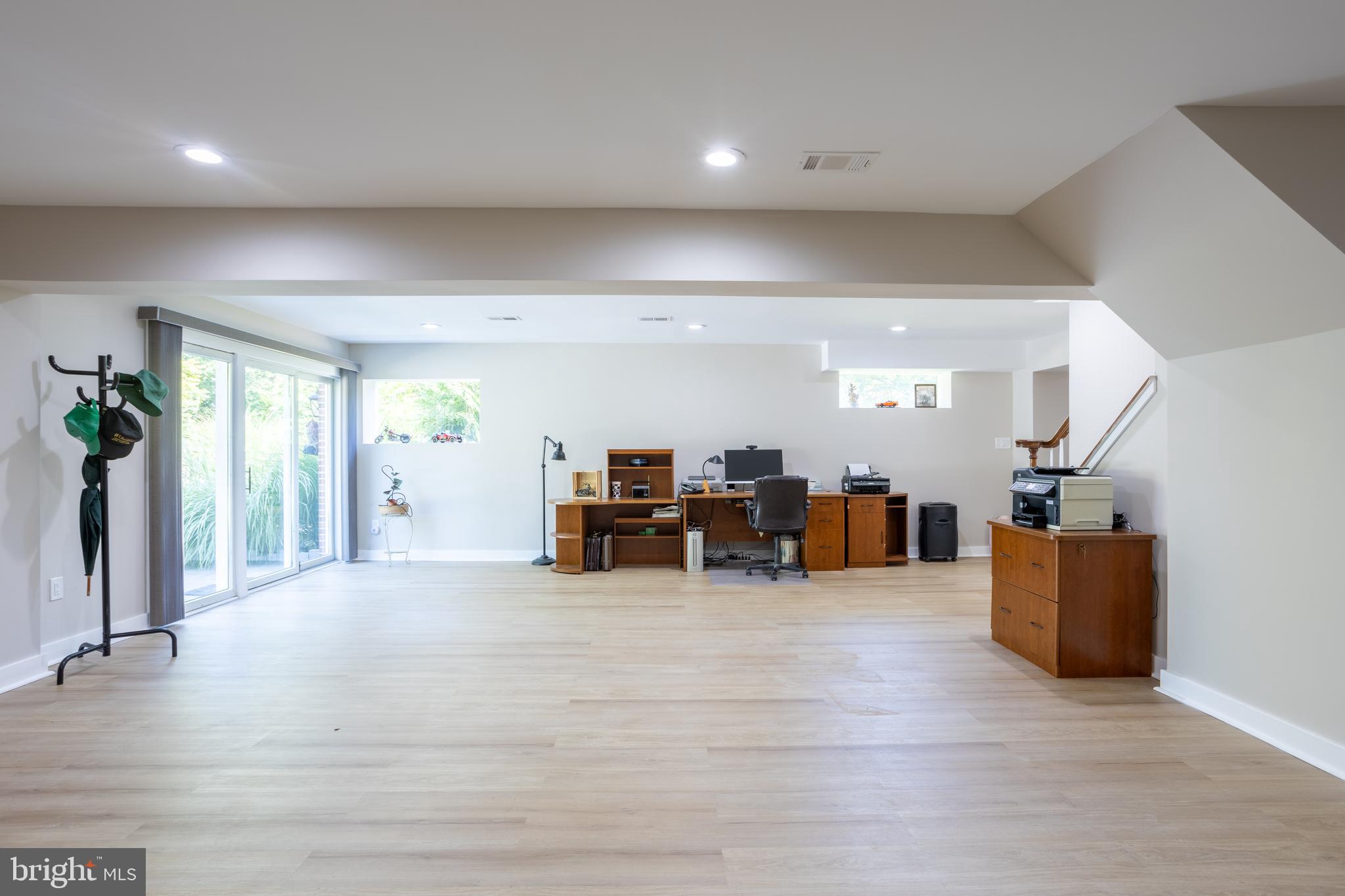 LONG GREEN MANOR - Residential