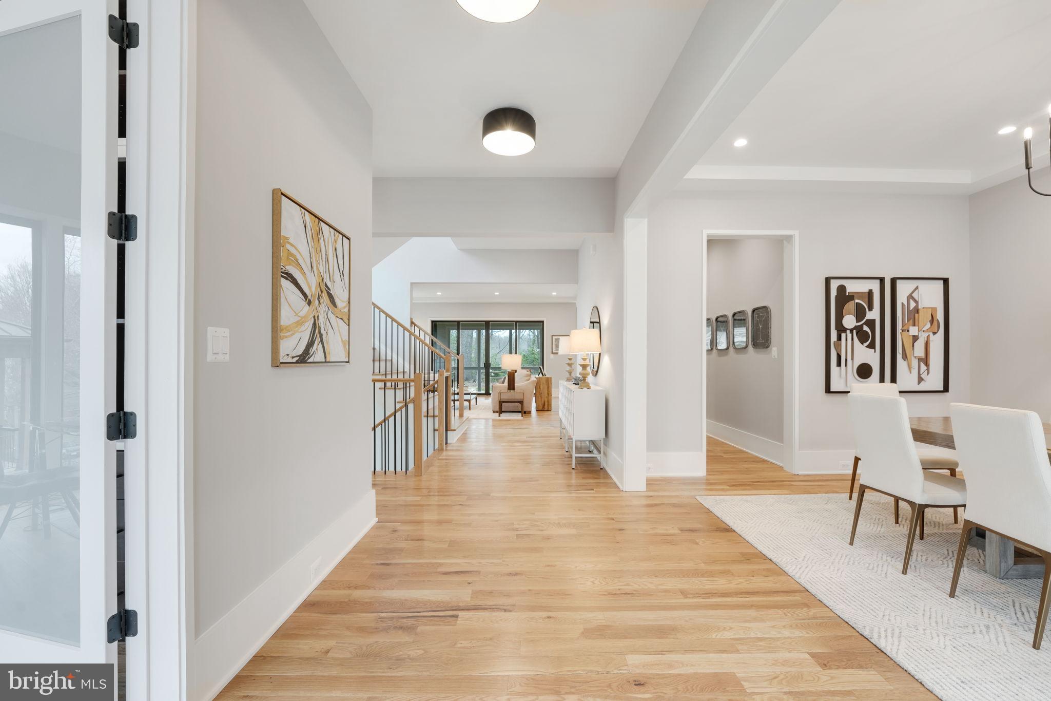 COUNTRY CLUB - Residential