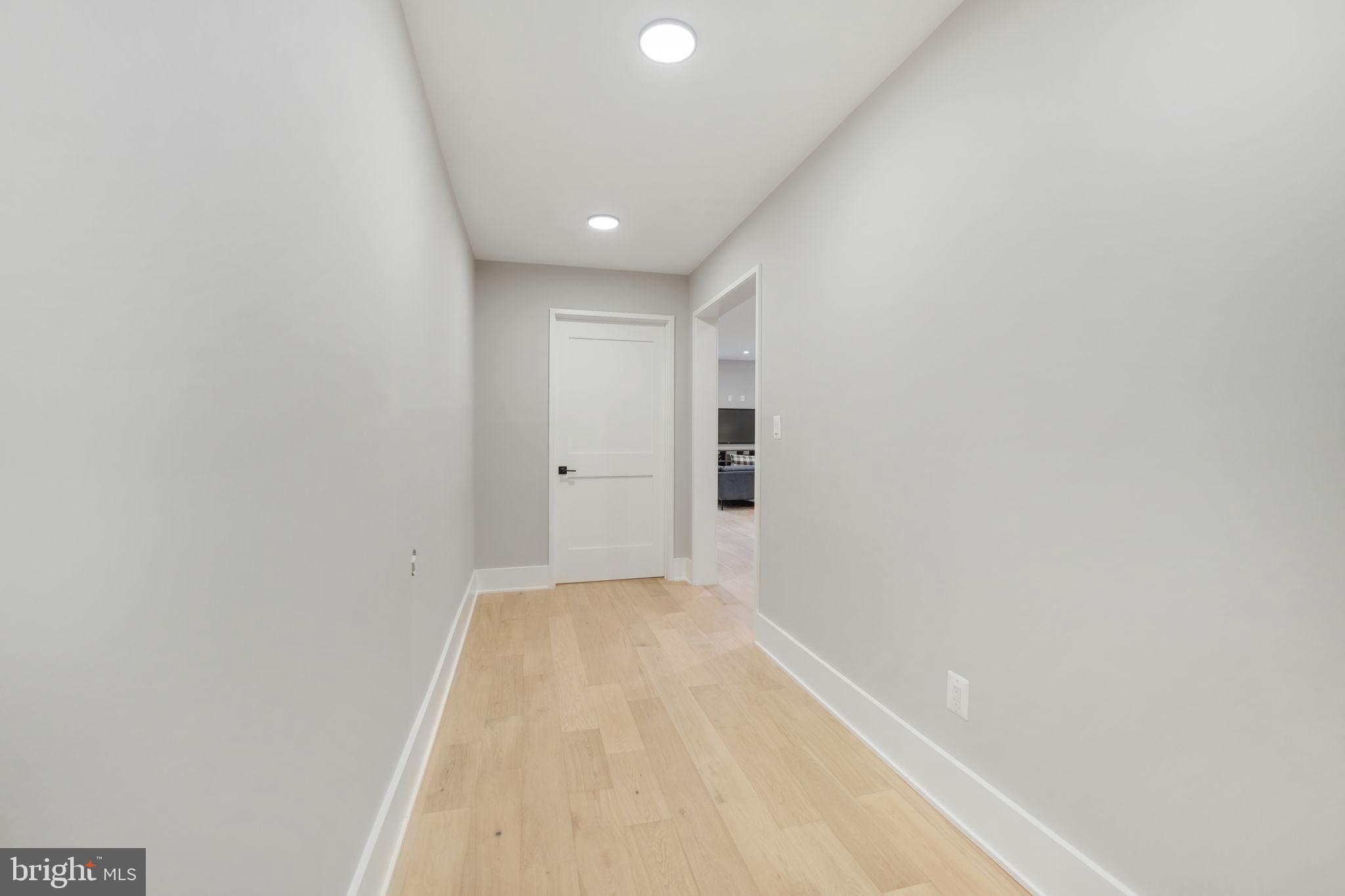COUNTRY CLUB - Residential
