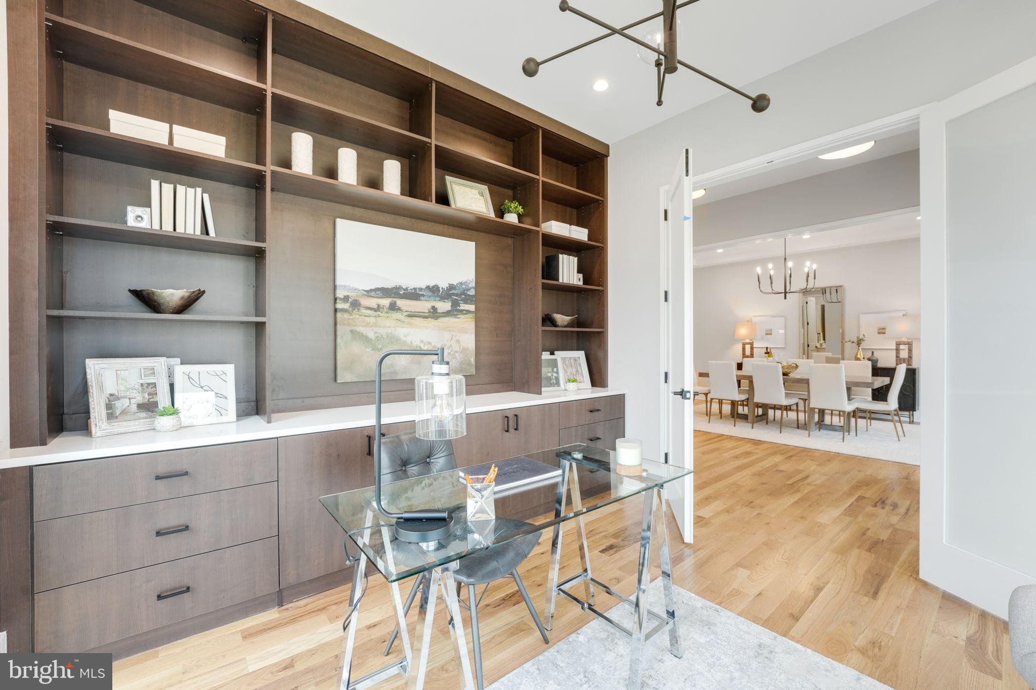 COUNTRY CLUB - Residential