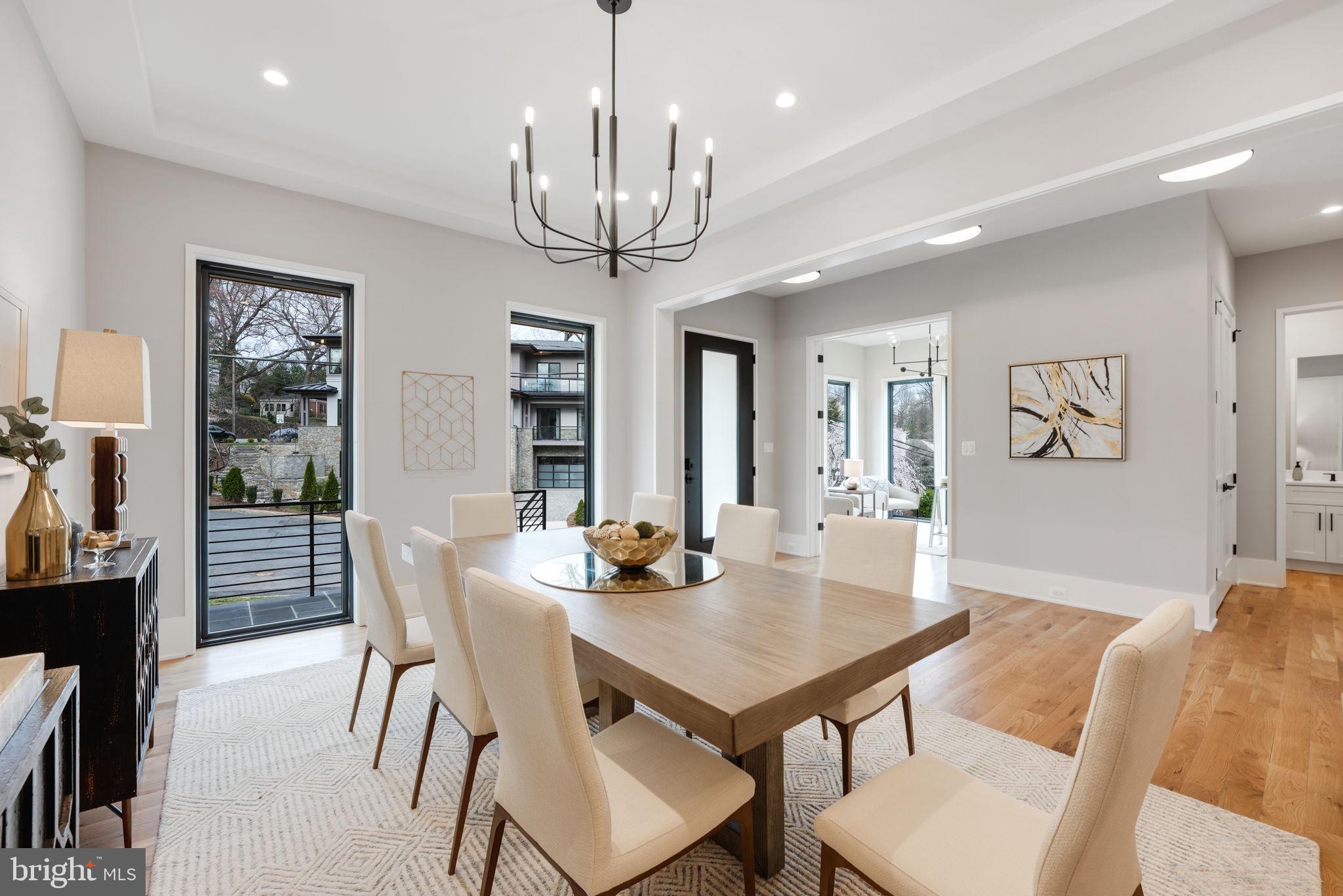 COUNTRY CLUB - Residential