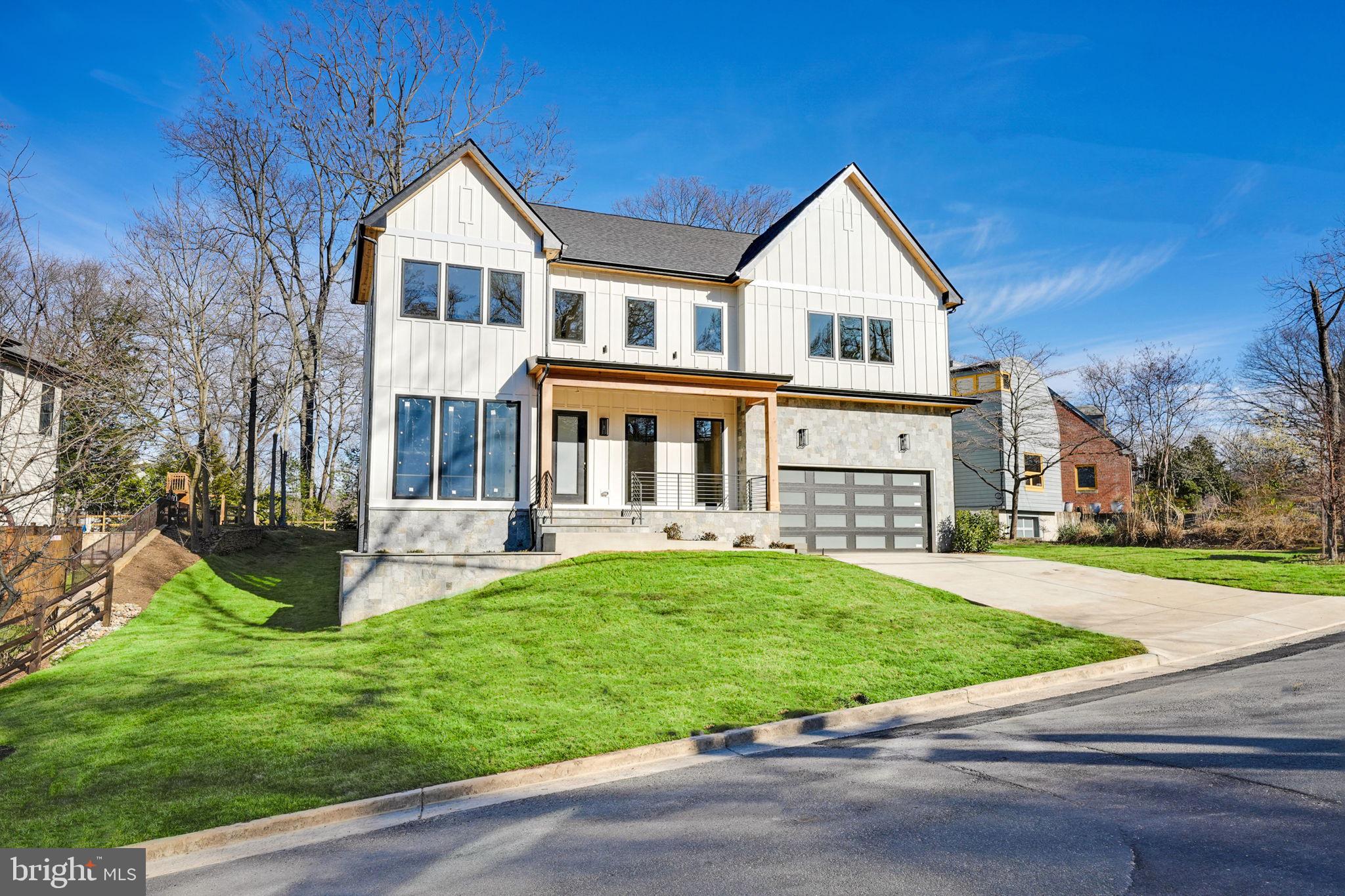 COUNTRY CLUB - Residential