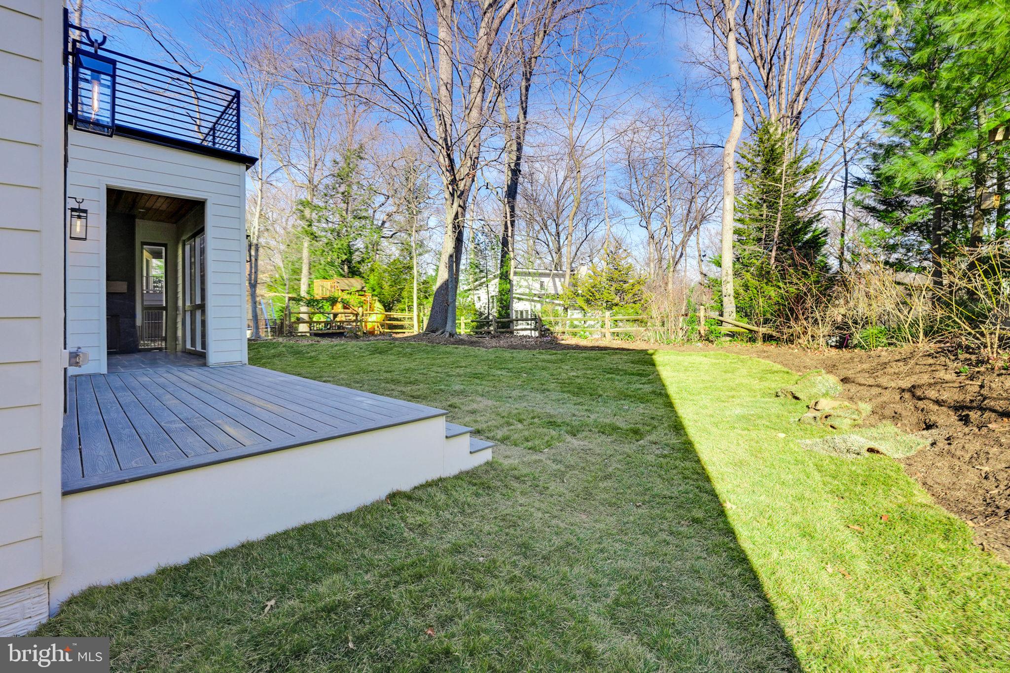 COUNTRY CLUB - Residential