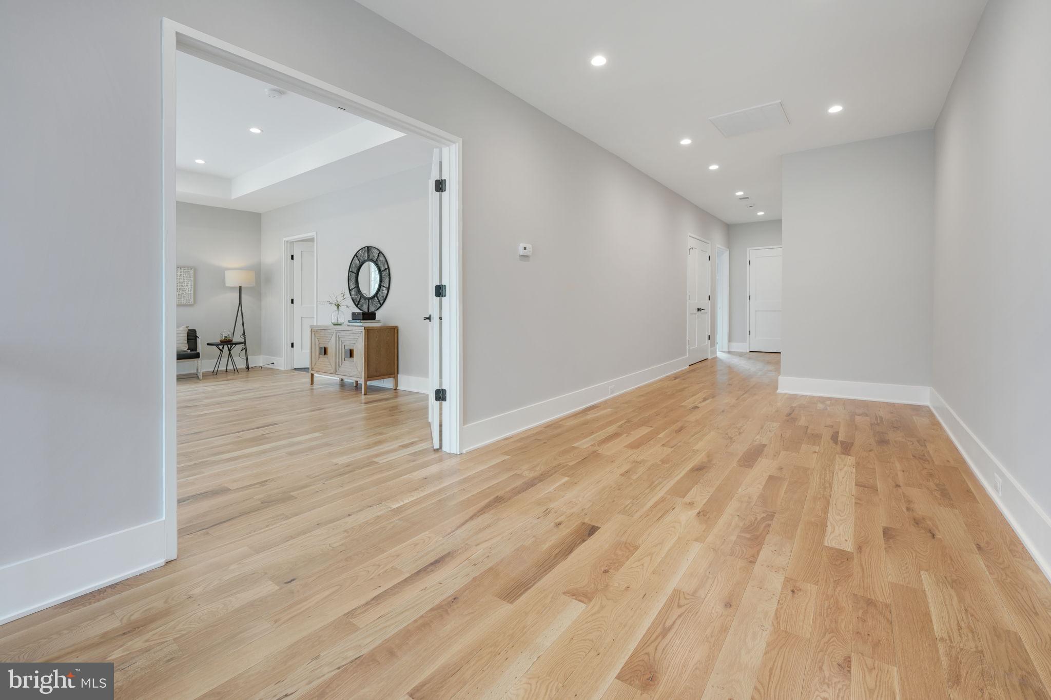 COUNTRY CLUB - Residential