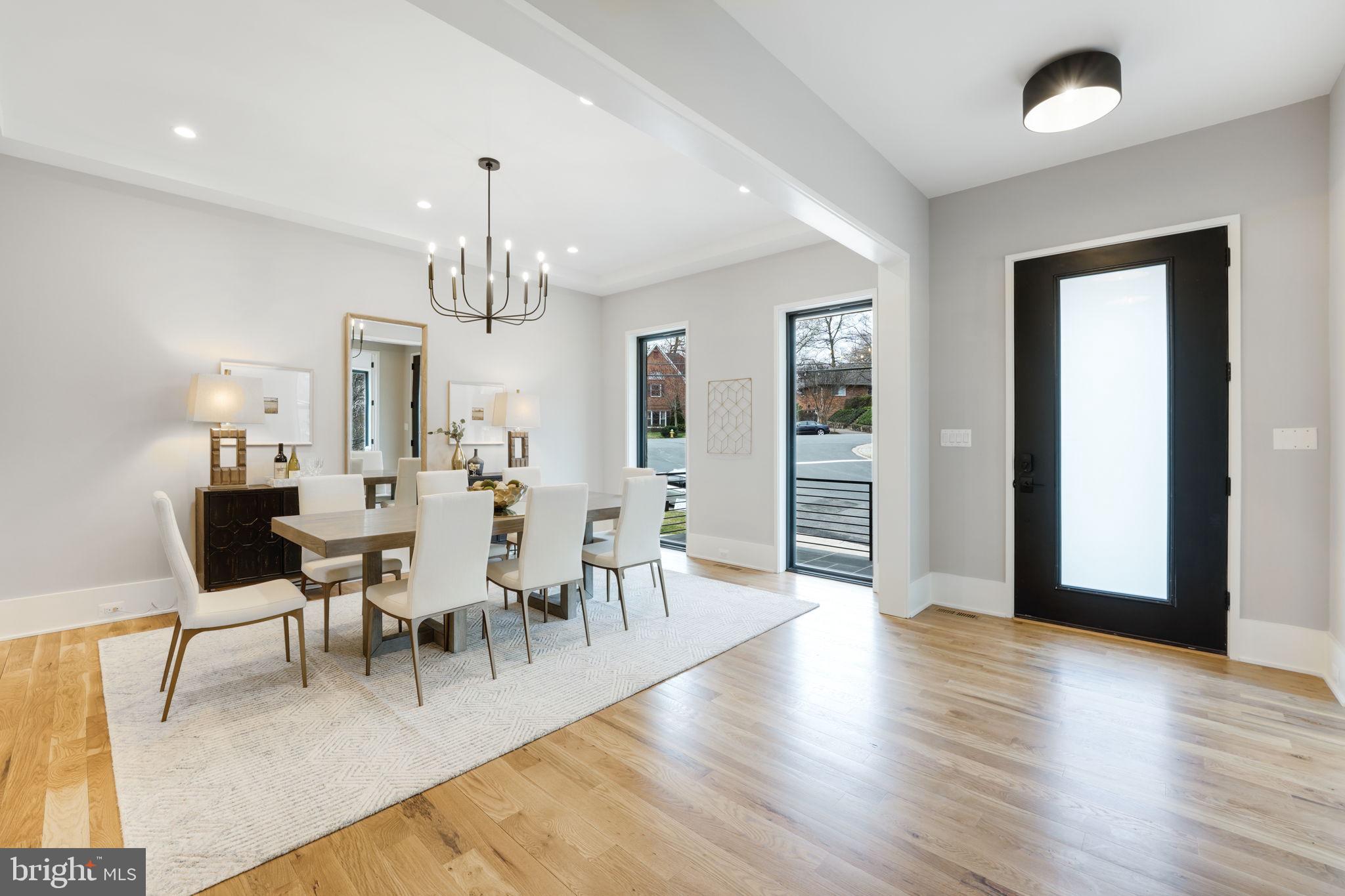 COUNTRY CLUB - Residential