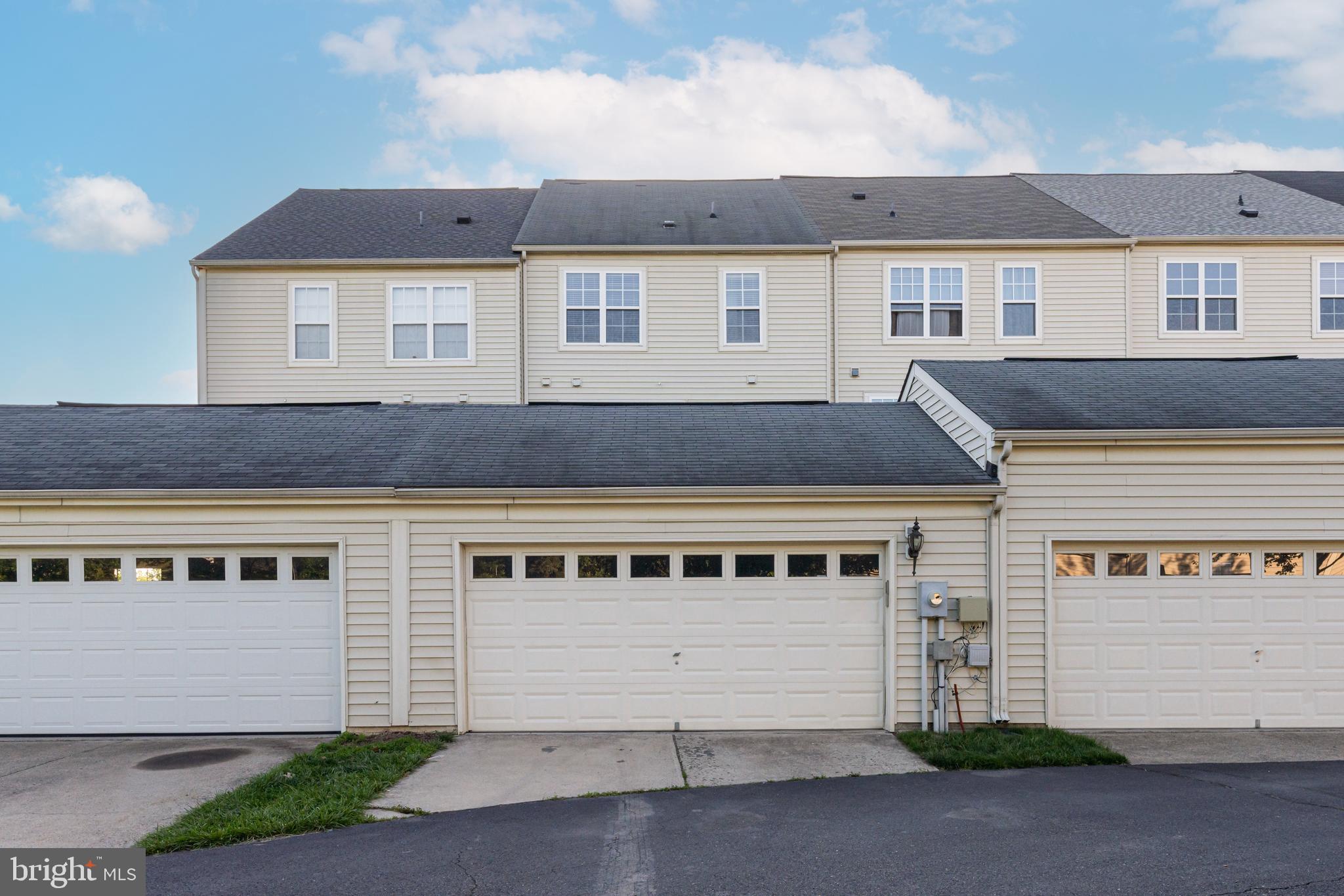 VICTORY LAKES - Residential