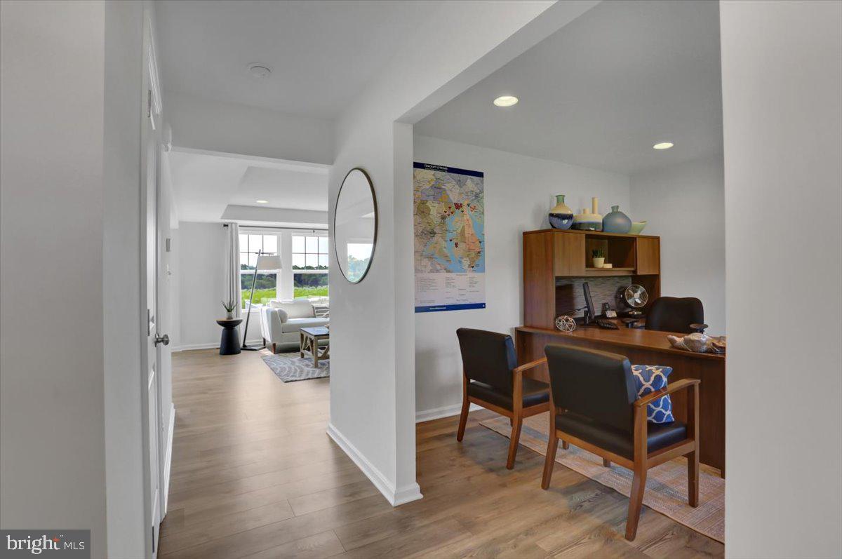 CAPTAIN'S COVE - Residential