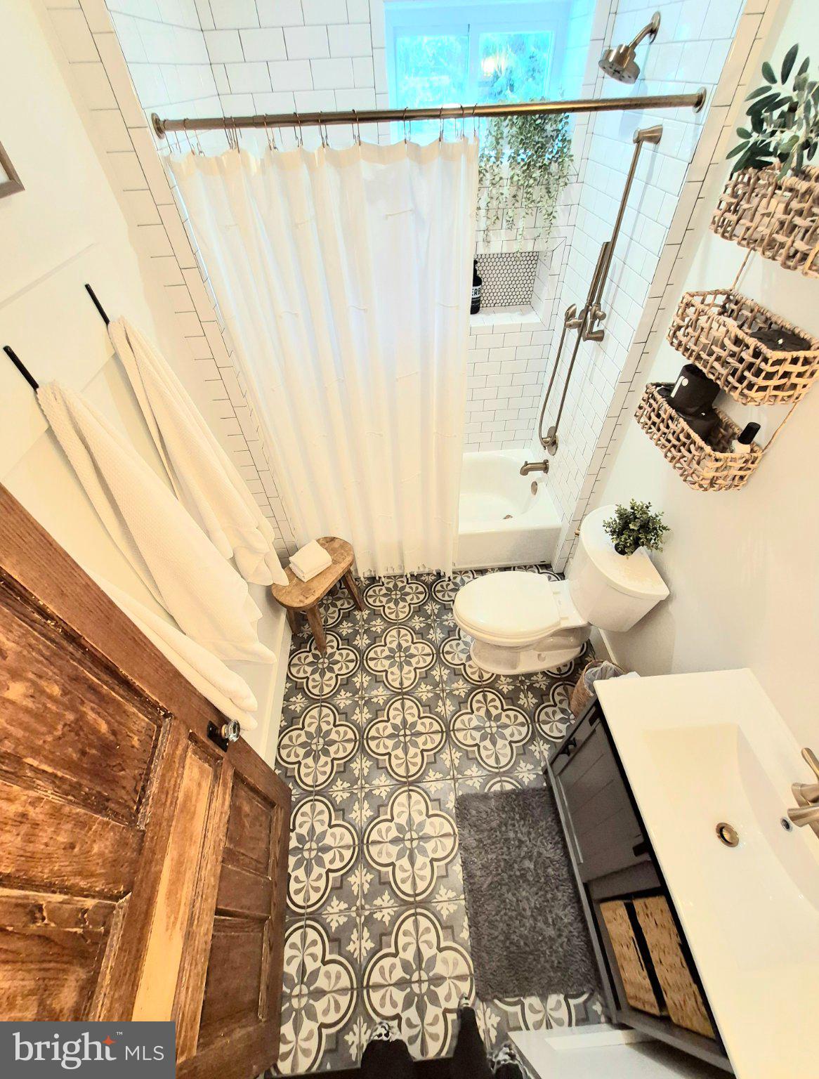 JENKINTOWN - Residential